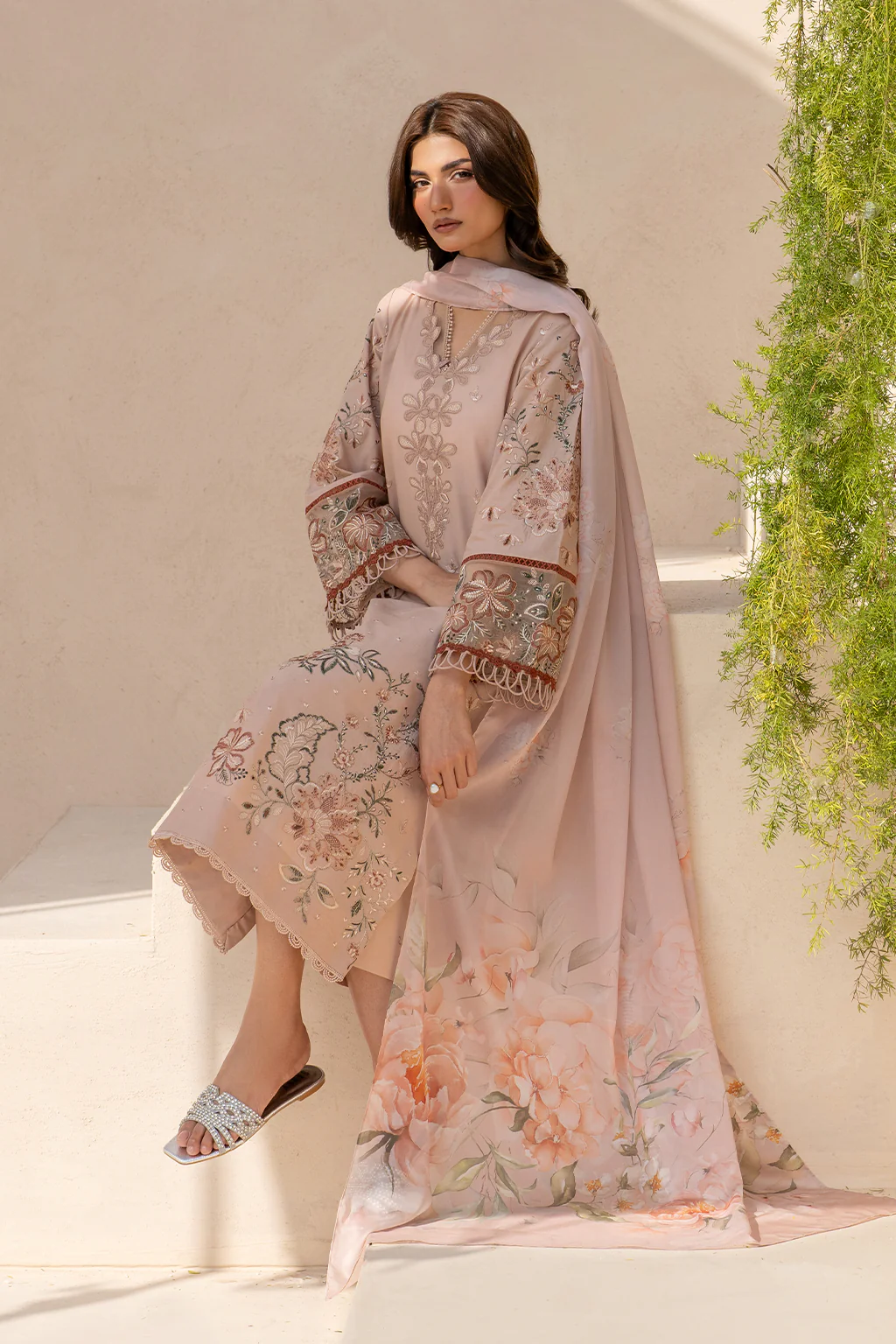 EFL-02 Embroidered Lawn - Image 9