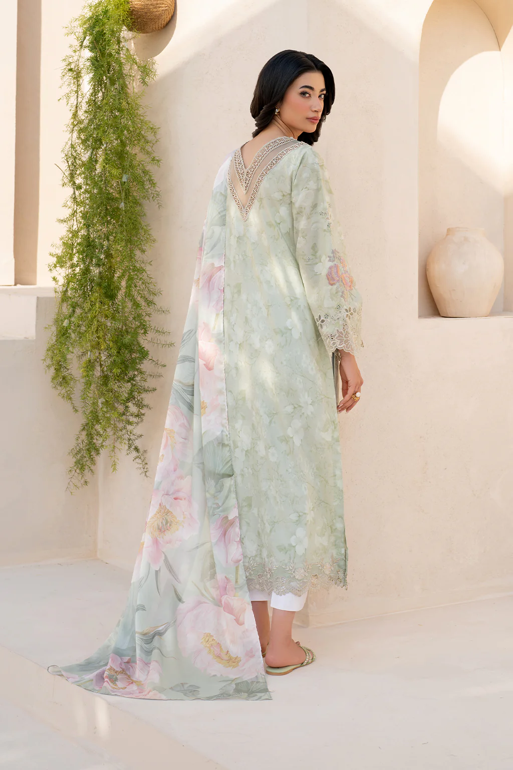 EFL-07 Embroidered Lawn - Image 3