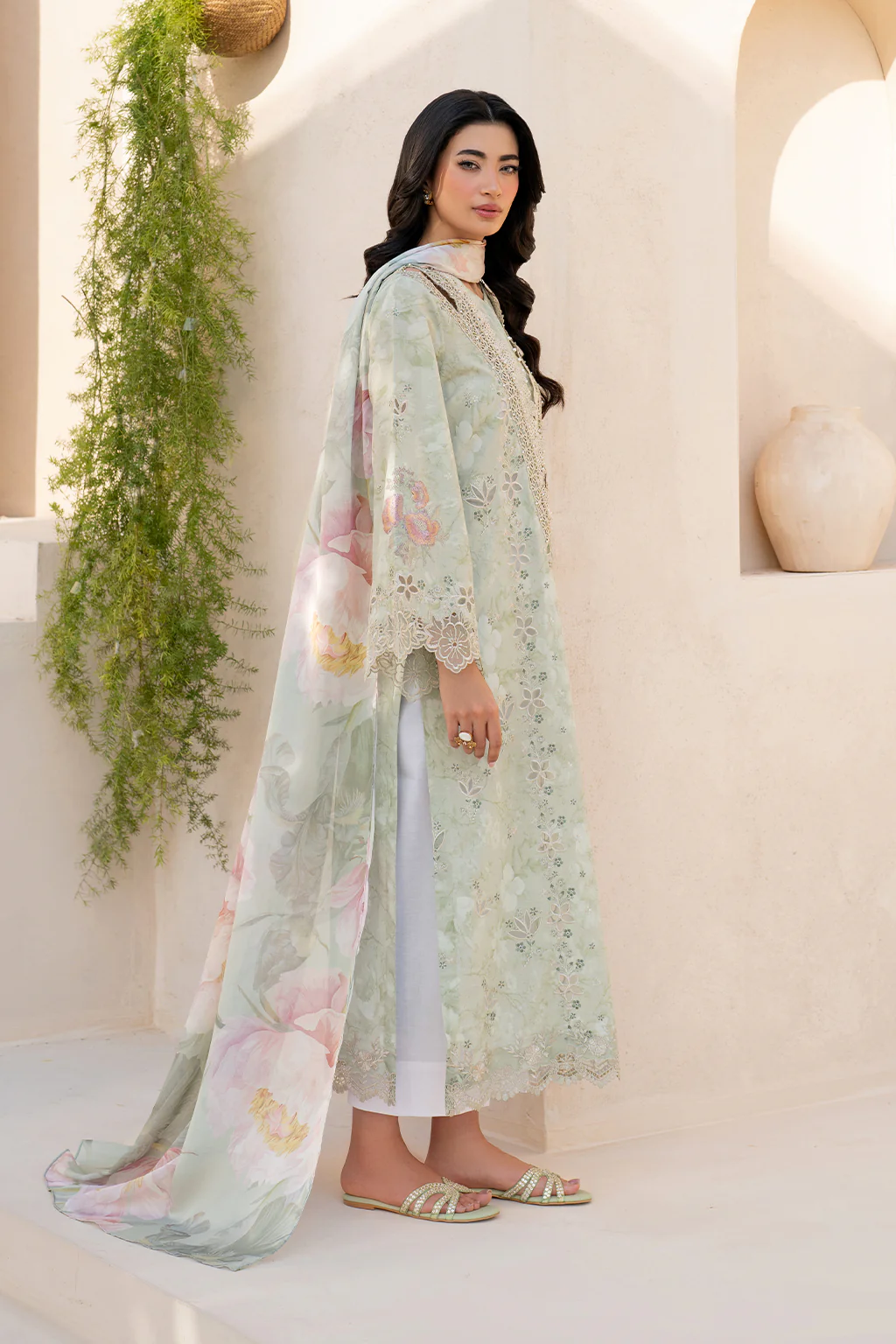 EFL-07 Embroidered Lawn - Image 5