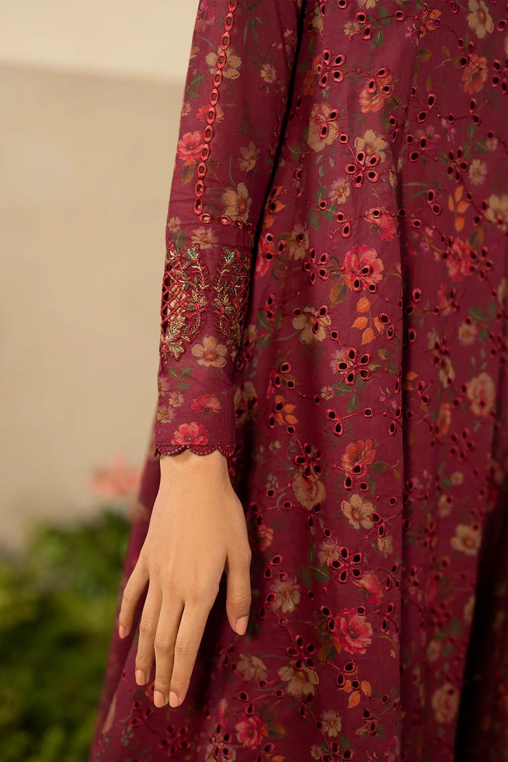 EFL-10 Embroidered Lawn - Image 10