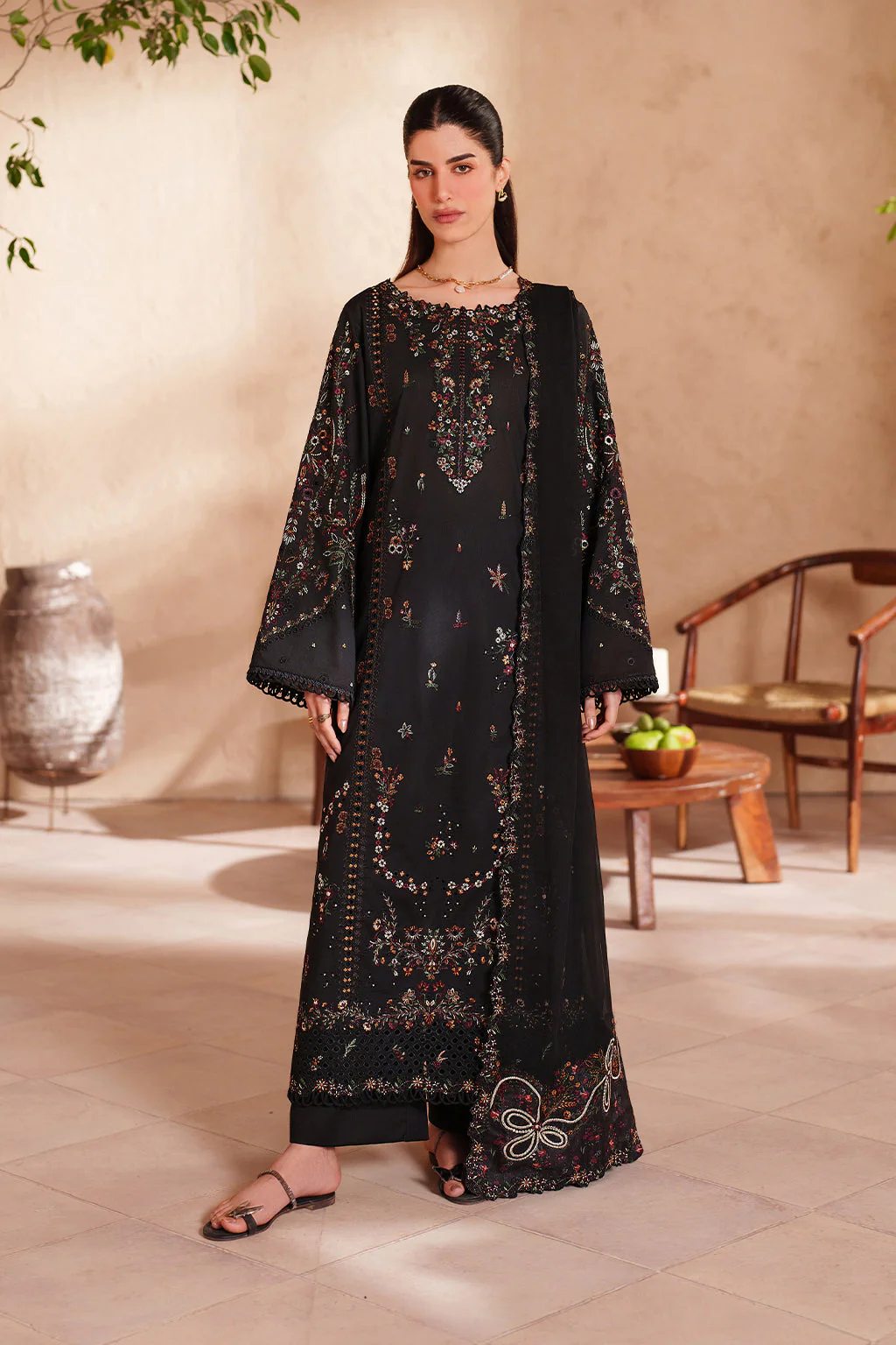 EL-07 Embroidered Lawn - Image 2