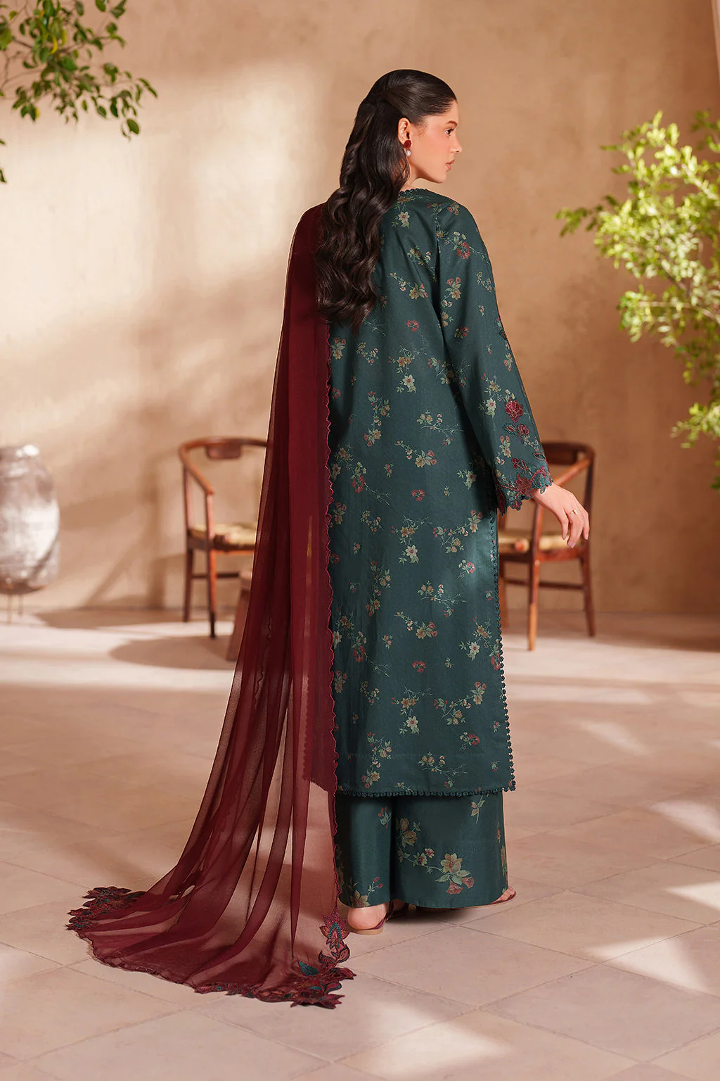 EL-11 Embroidered Lawn - Image 3