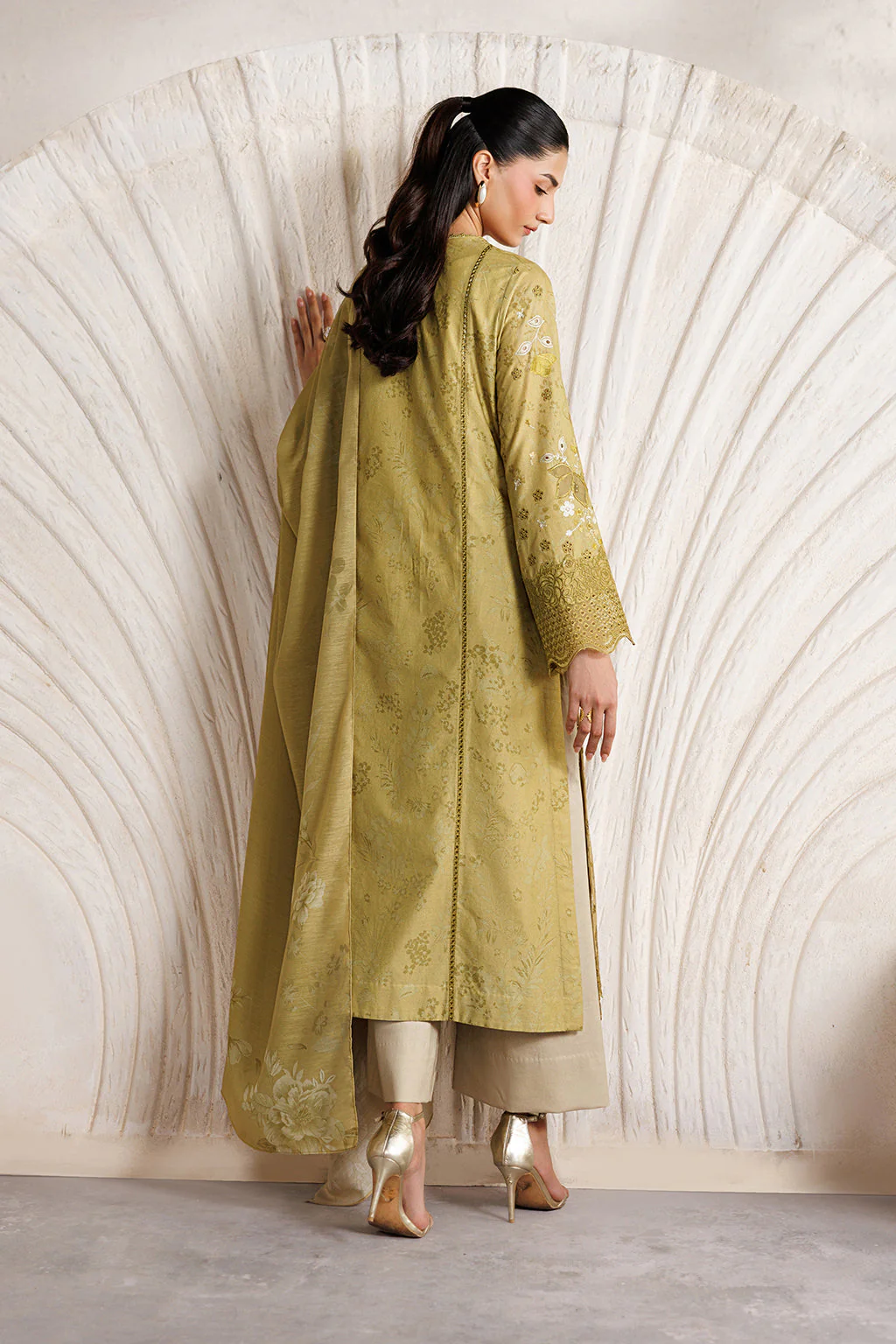 IBE-09 Embroidered Lawn - Image 3