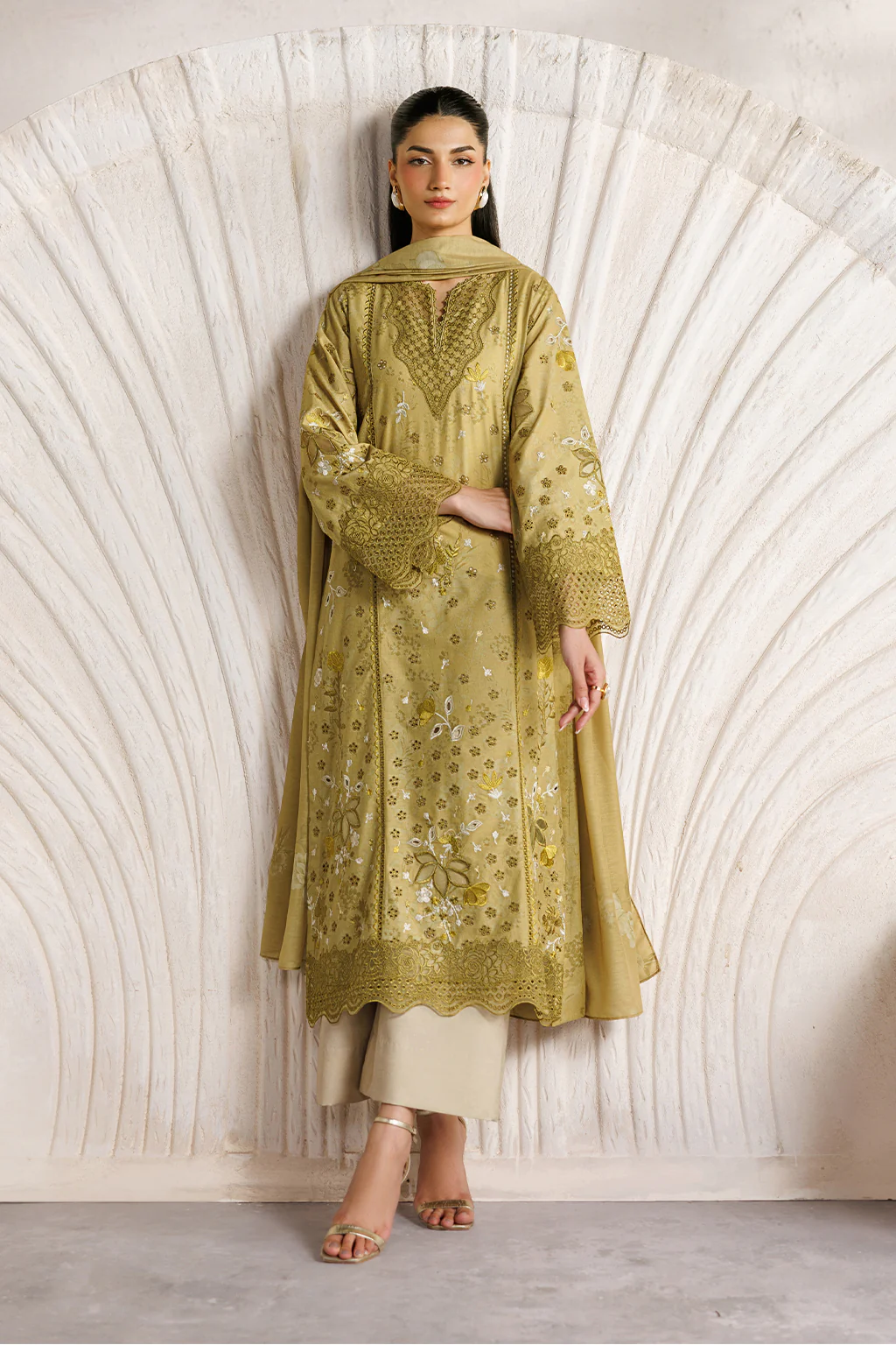 IBE-09 Embroidered Lawn - Image 5