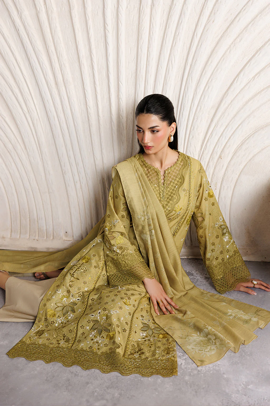 IBE-09 Embroidered Lawn - Image 7