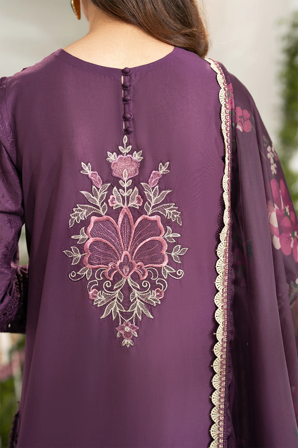 IFE-03  Embroidered Lawn - Image 10