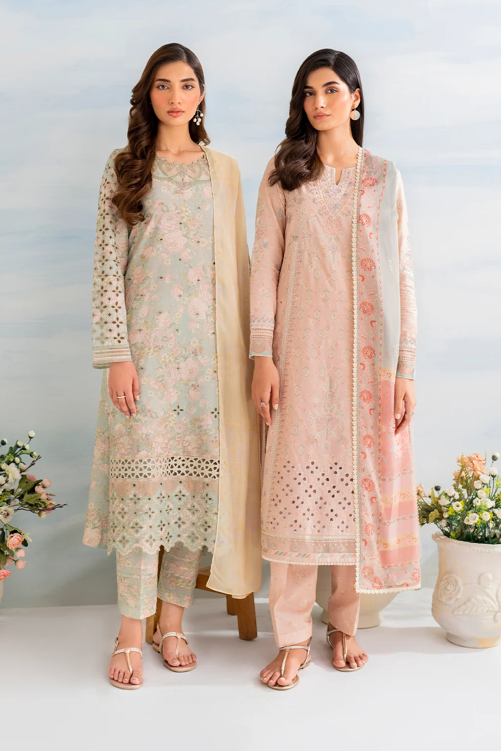 IGL-10 Embroidered Lawn - Image 10