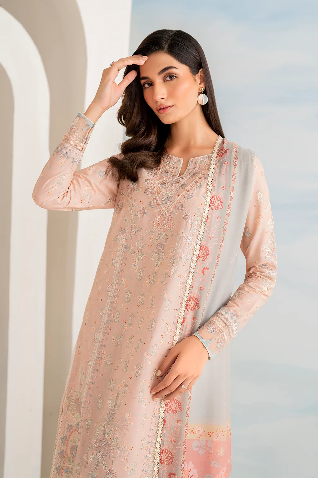 IGL-10 Embroidered Lawn - Image 4