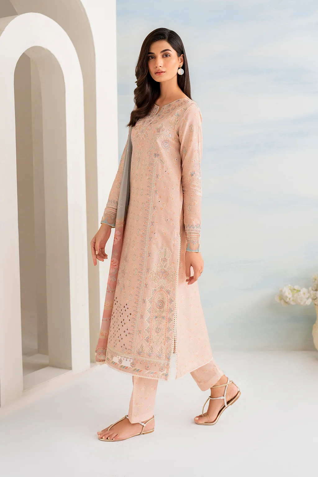 IGL-10 Embroidered Lawn - Image 6
