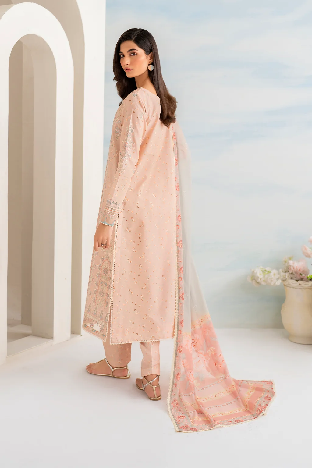 IGL-10 Embroidered Lawn - Image 8