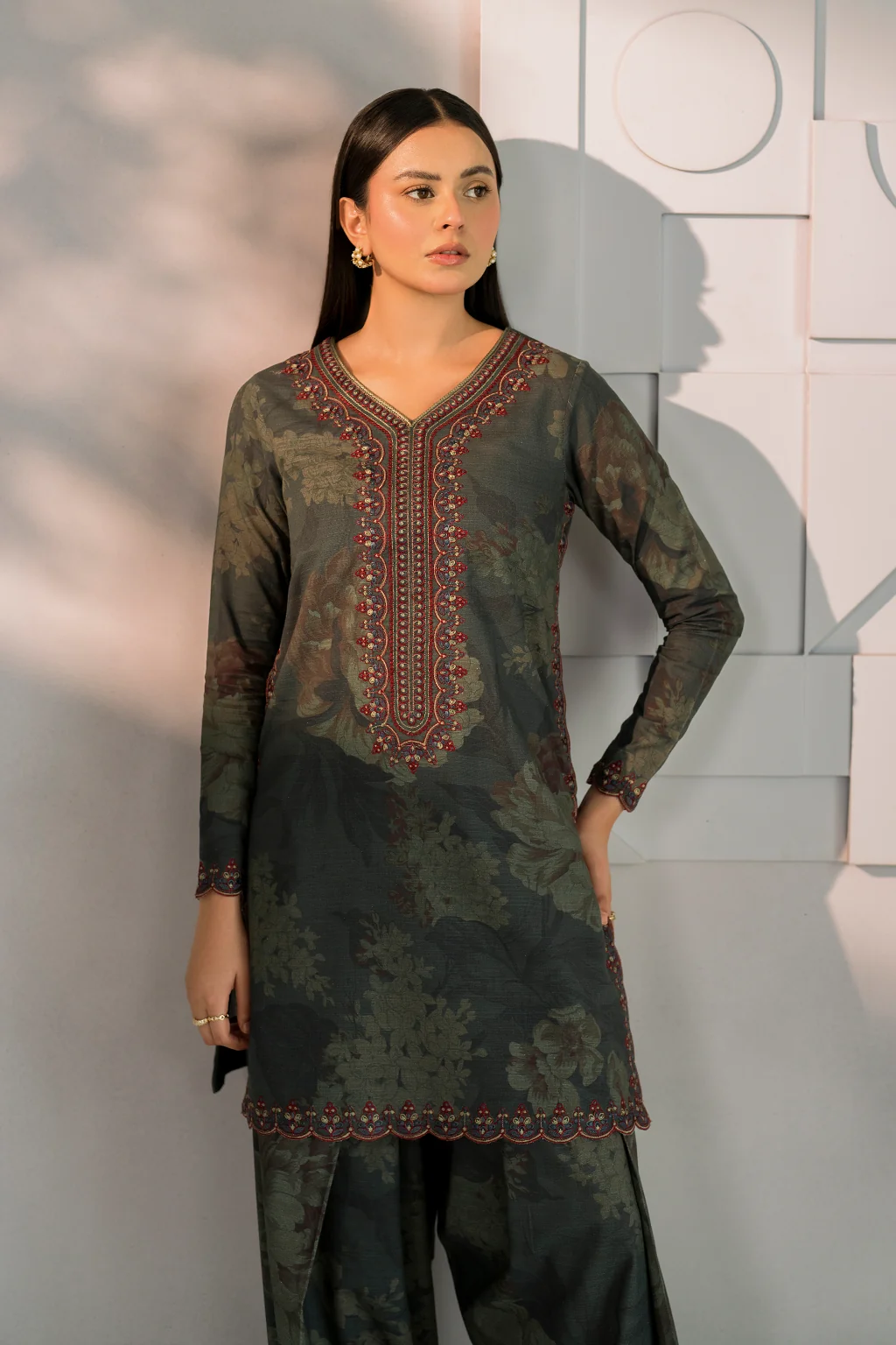 IP-262 Printed Khaddar - Image 4
