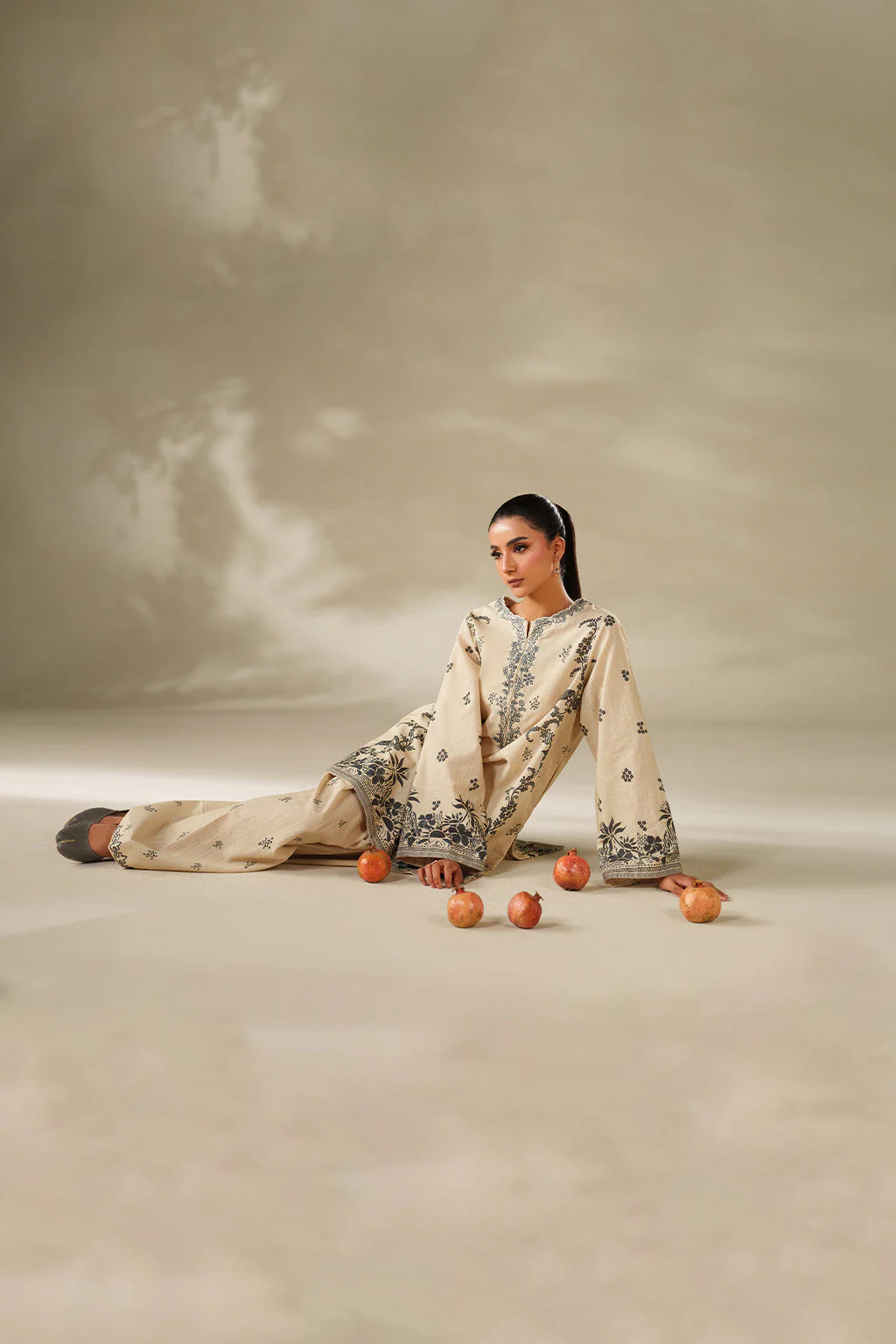 IP-333 Printed Khaddar - Image 9