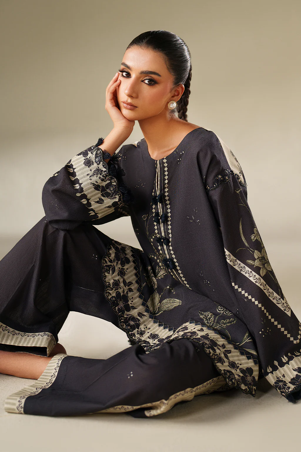 IP-341 Printed Khaddar - Image 12
