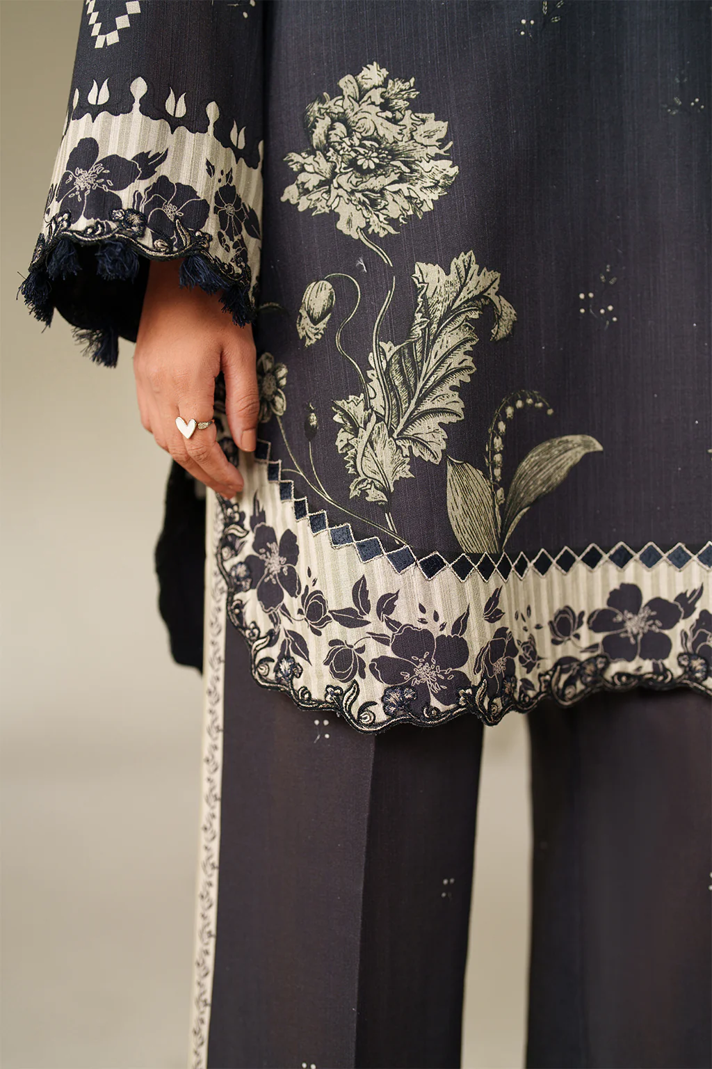IP-341 Printed Khaddar - Image 3