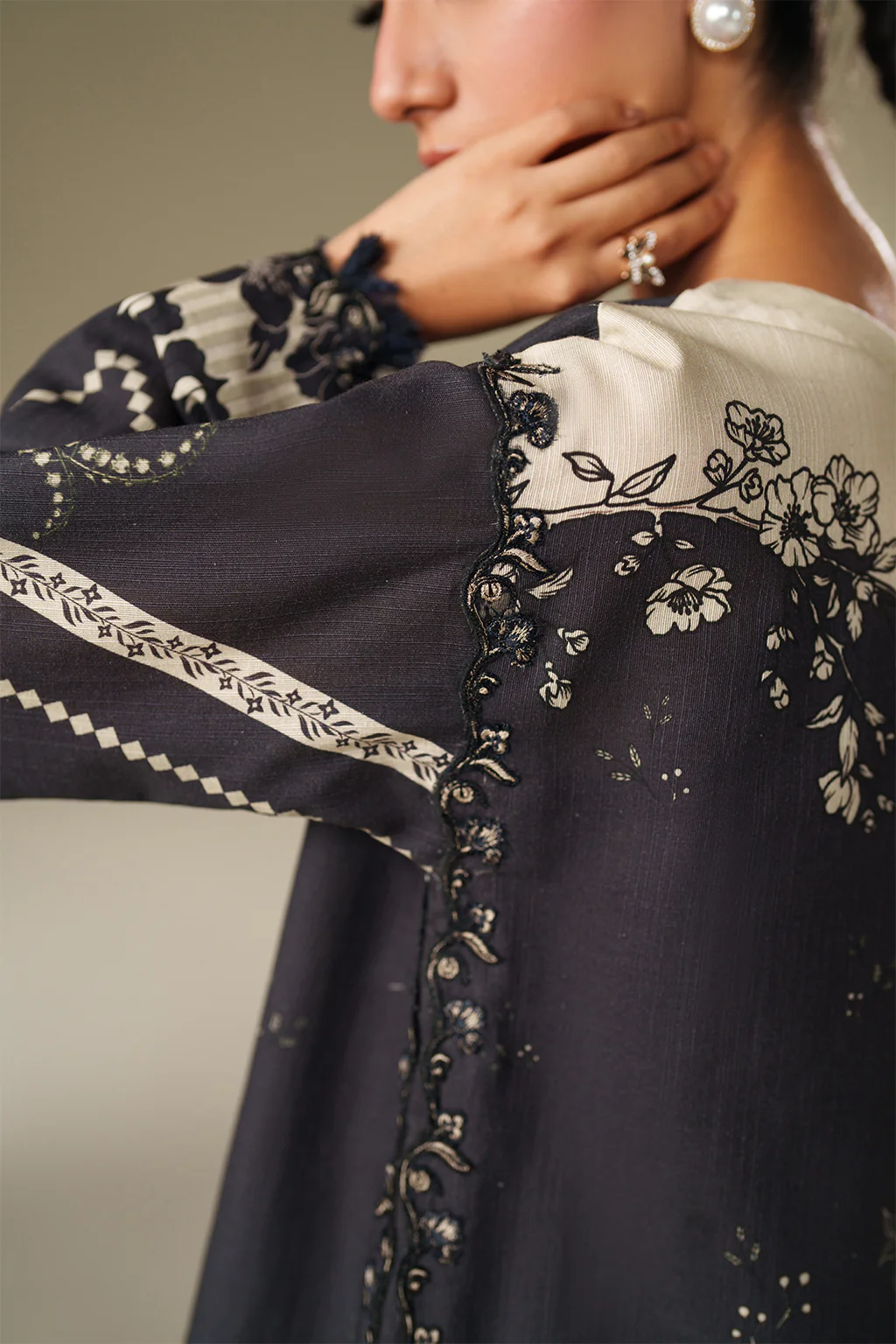 IP-341 Printed Khaddar - Image 6