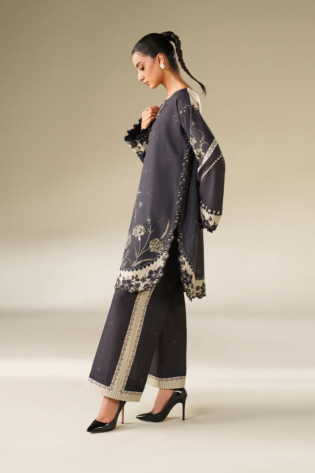 IP-341 Printed Khaddar - Image 7