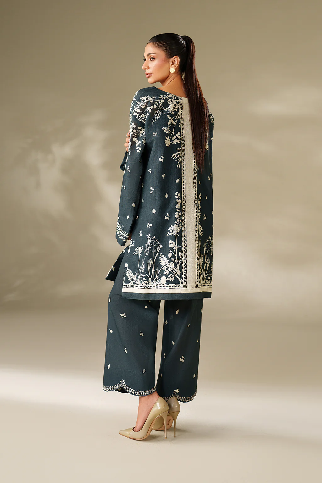 IP-343 Printed Khaddar - Image 11