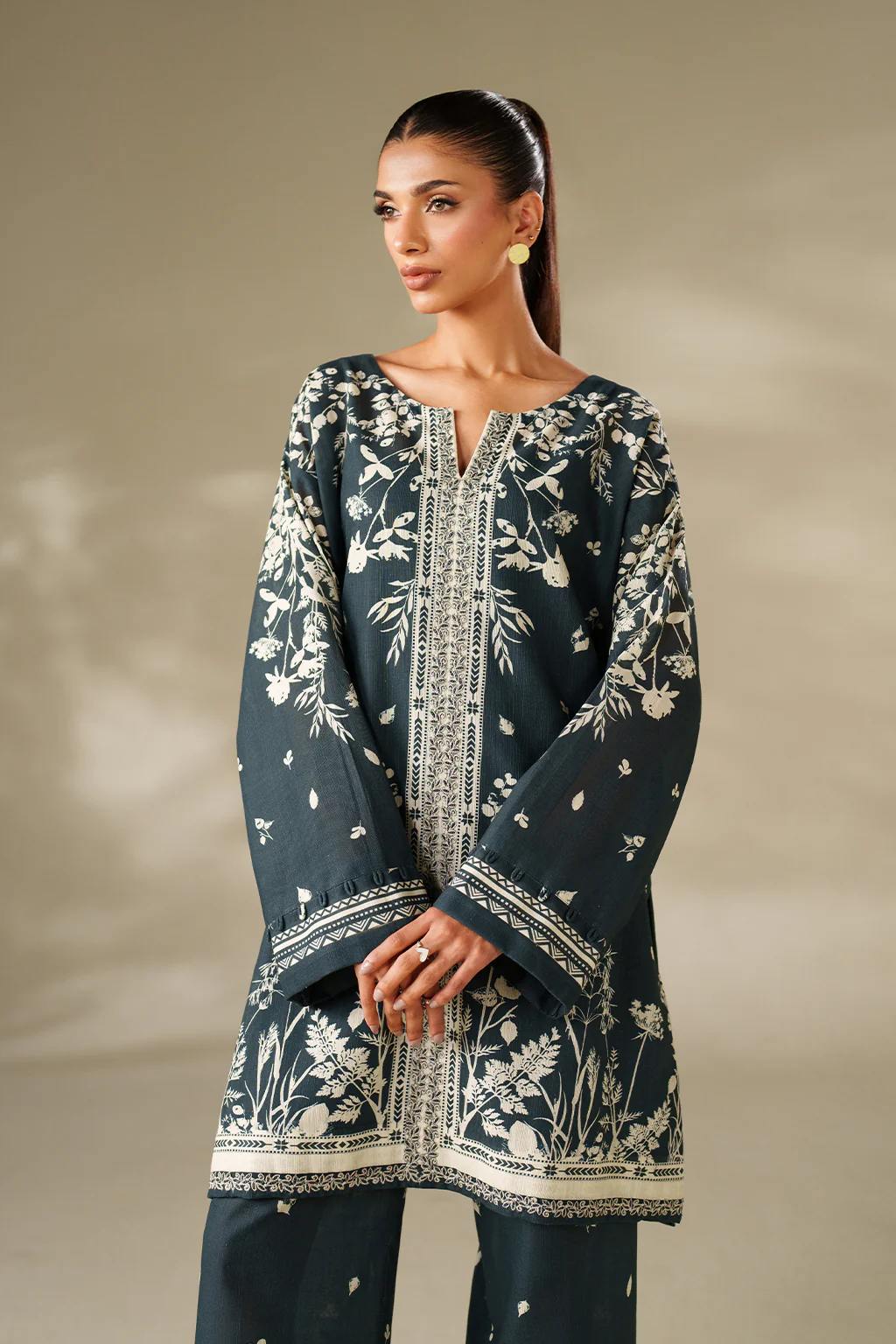 IP-343 Printed Khaddar - Image 5