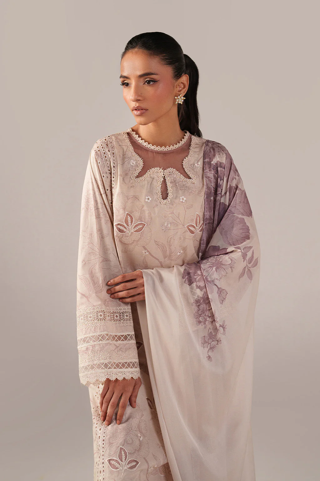 SS-01 Embroidered Lawn - Image 3