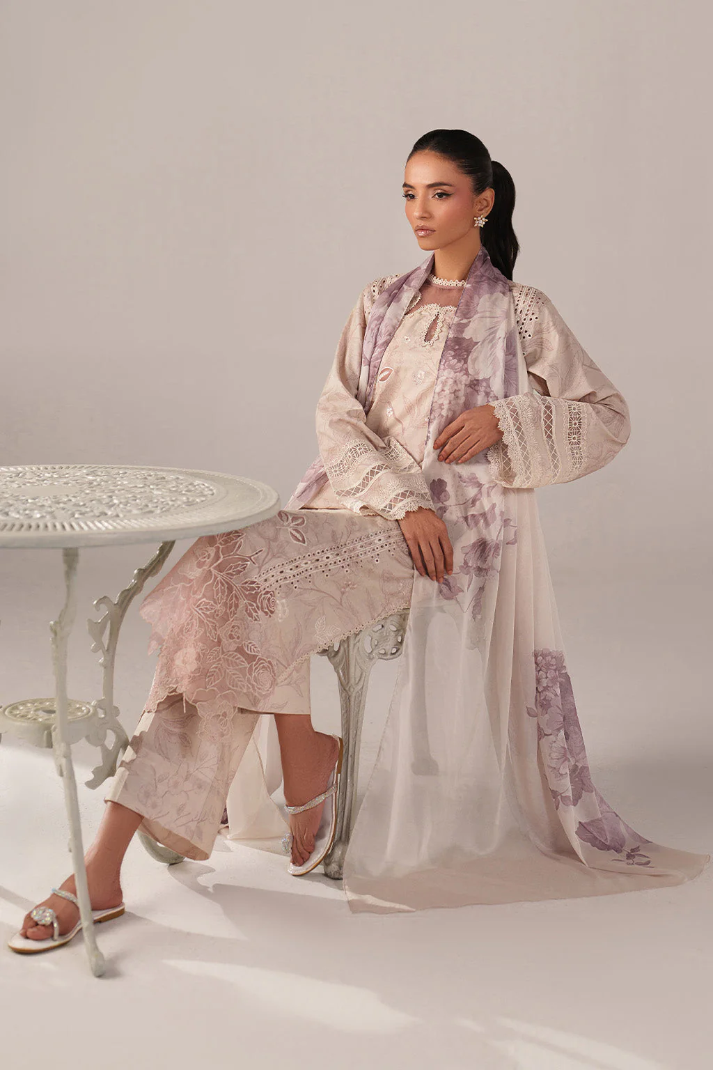 SS-01 Embroidered Lawn - Image 5