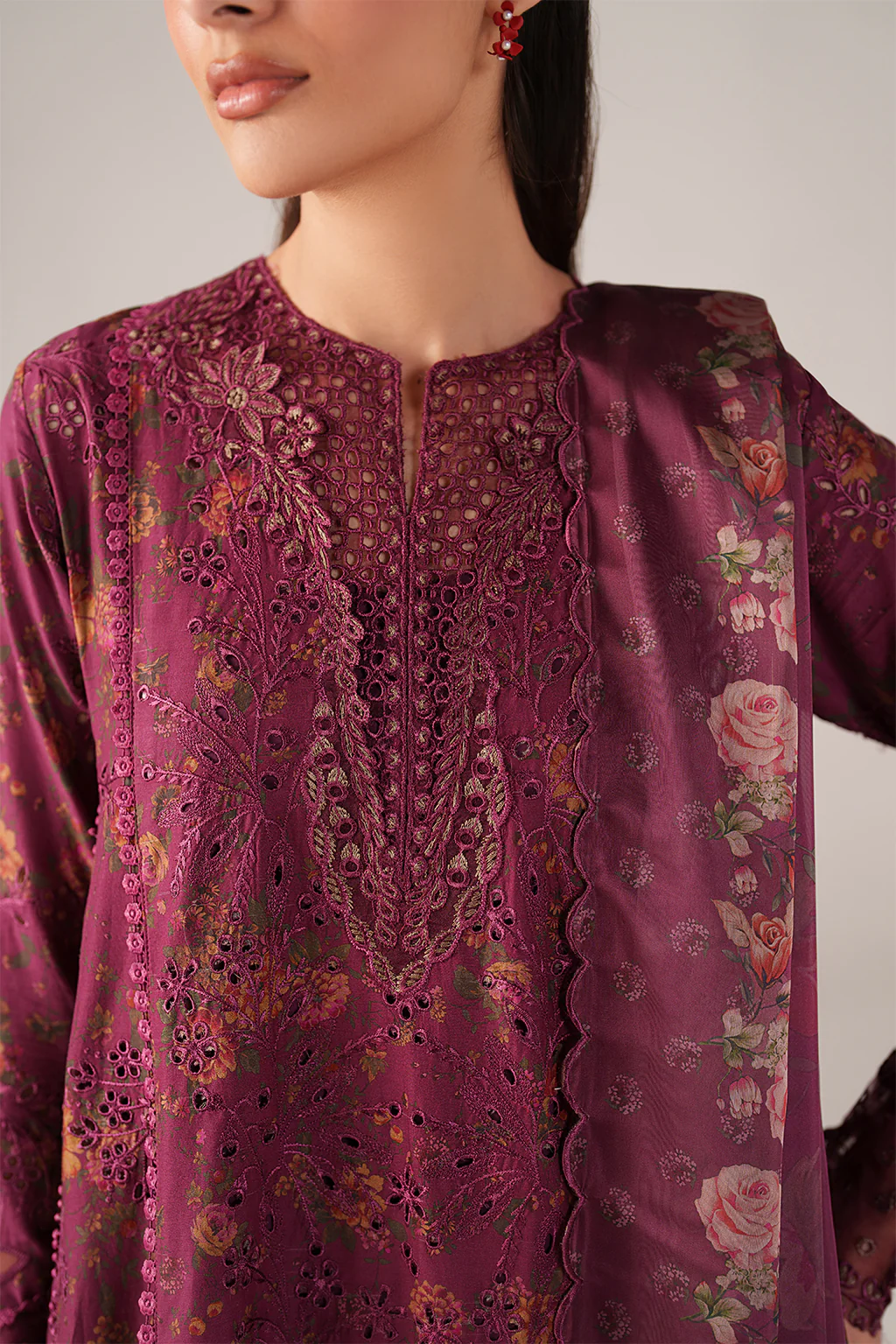 SS-04 Embroidered Lawn - Image 6