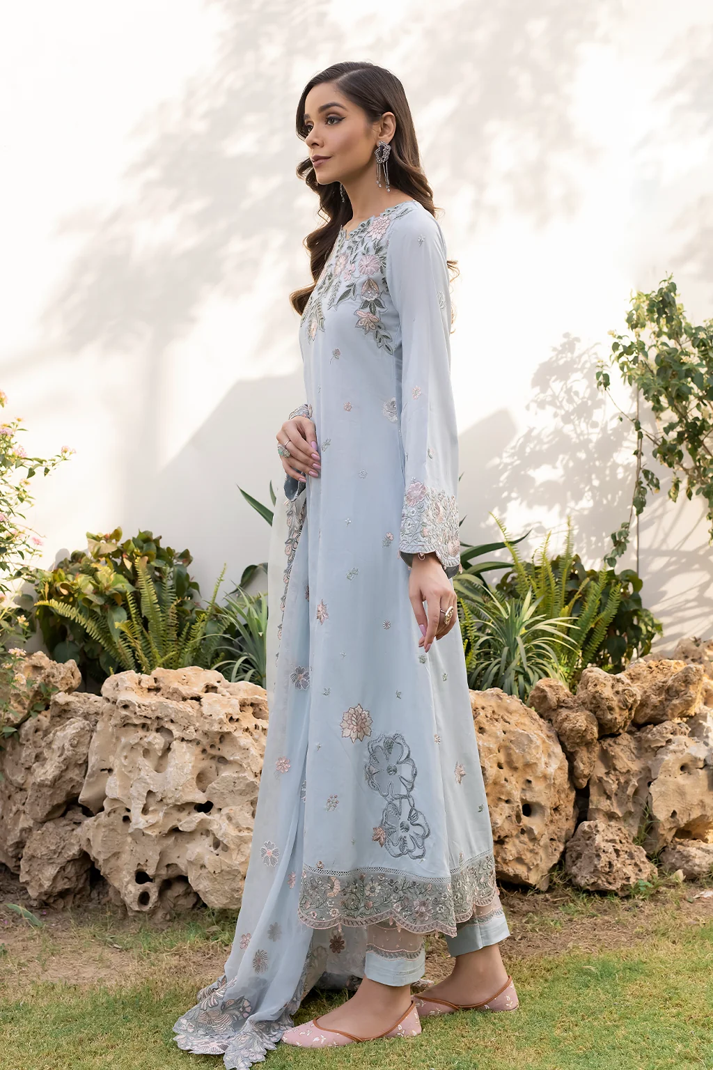 UE-145 Embroidered Lawn - Image 3