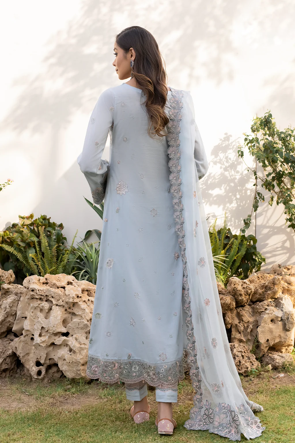 UE-145 Embroidered Lawn - Image 4