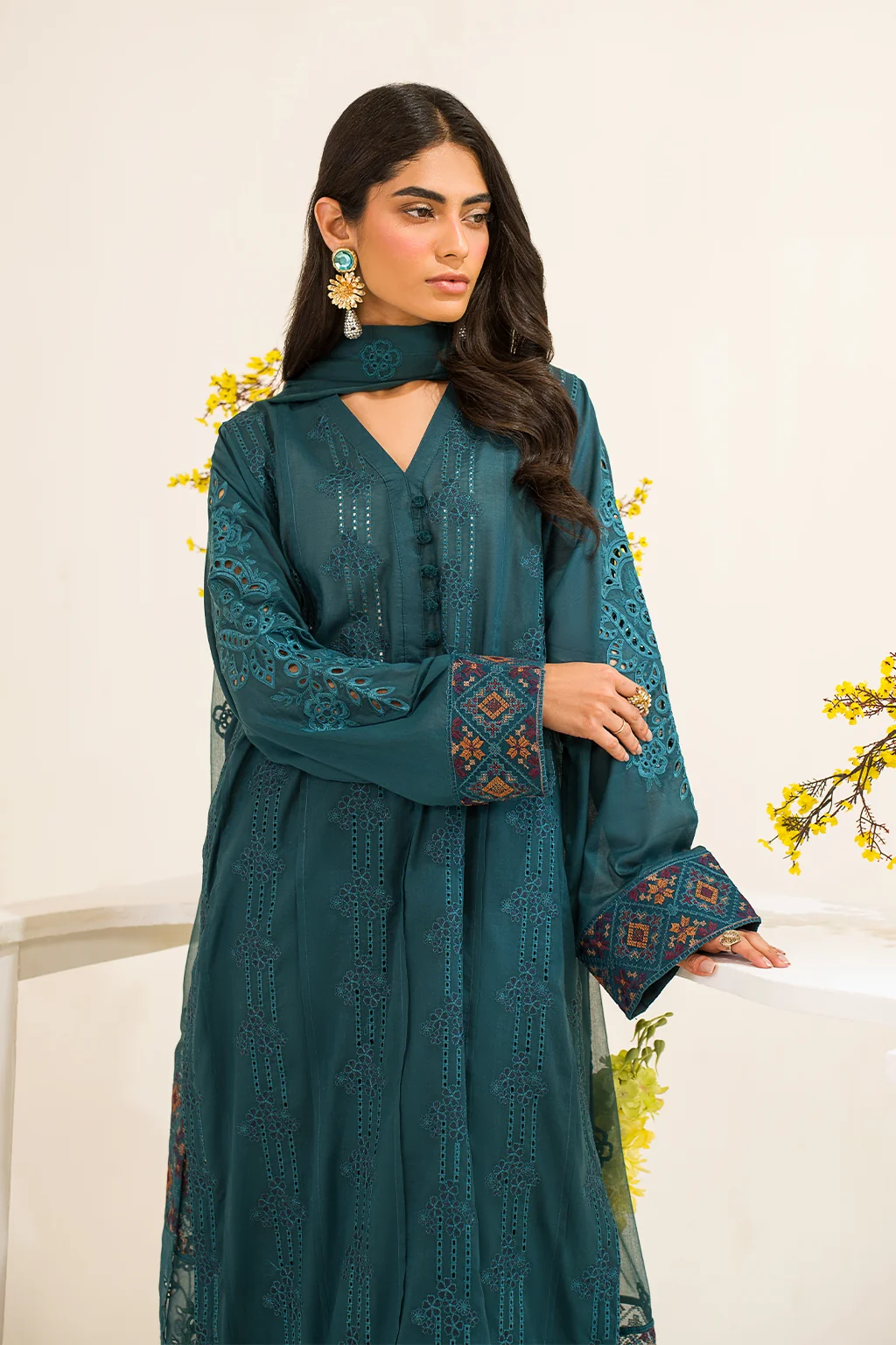 UE-161 Embroidered Lawn - Image 7