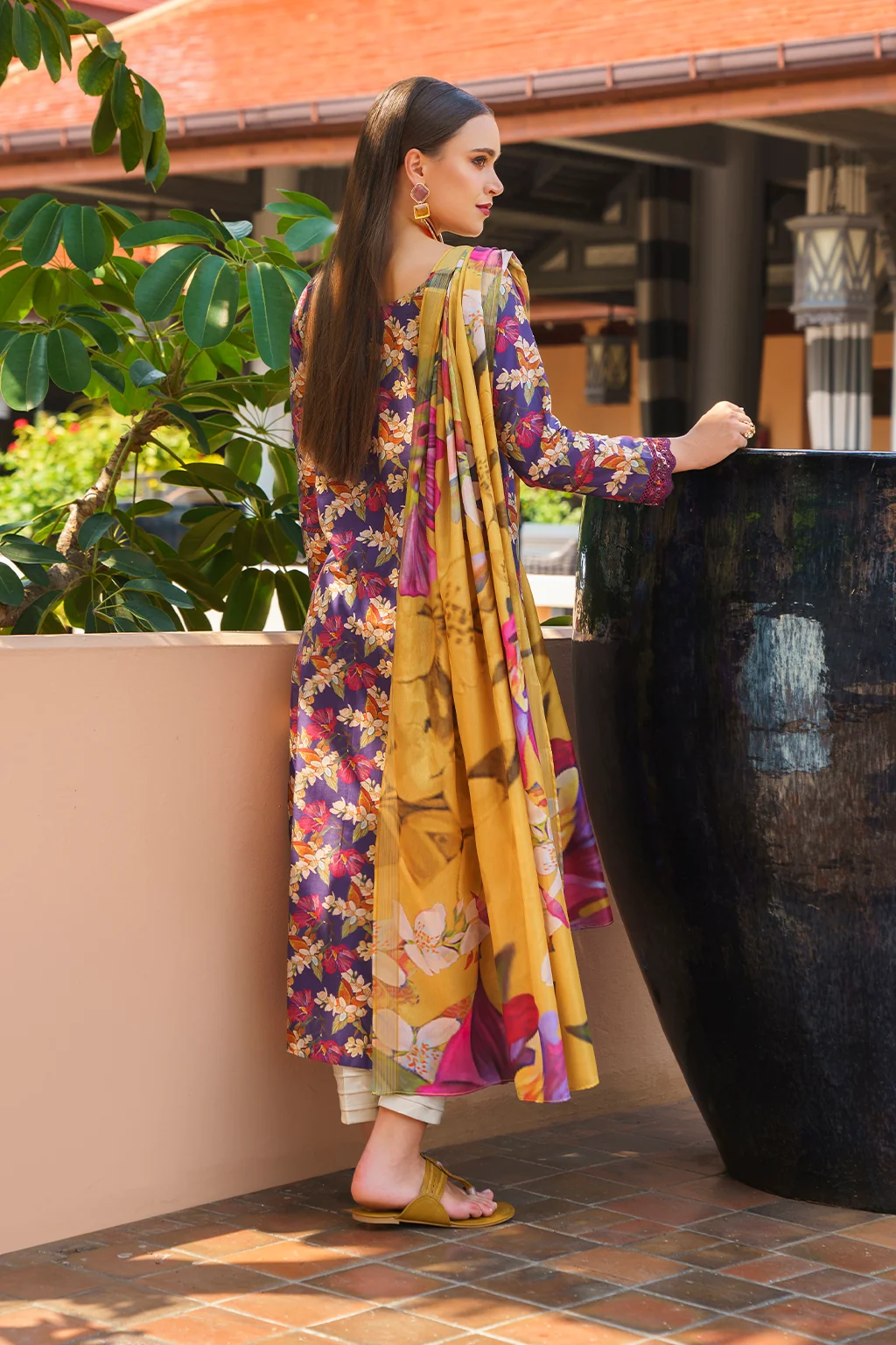 UE-233 Printed Lawn - Image 6
