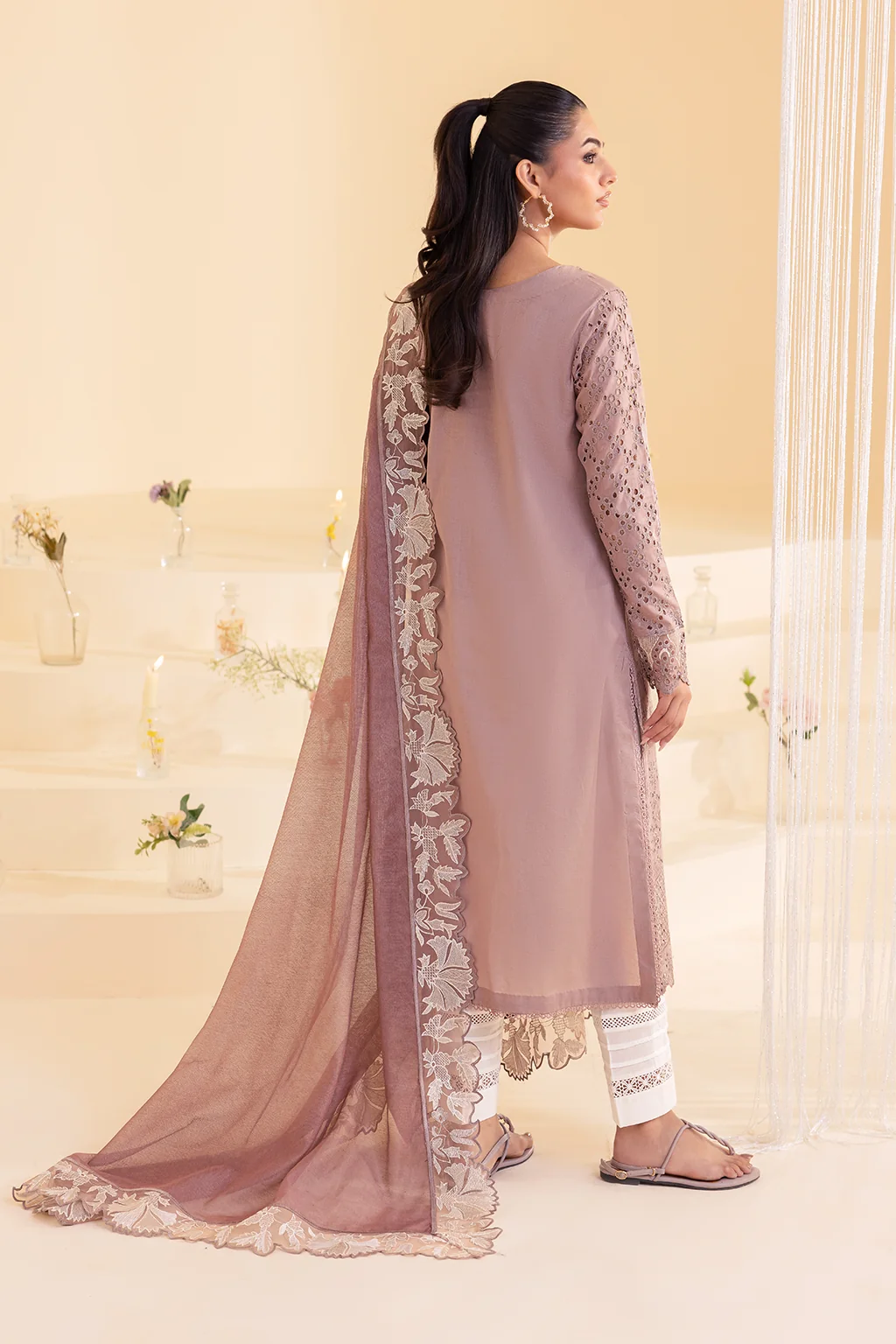 UE-251 Embroidered Lawn - Image 3