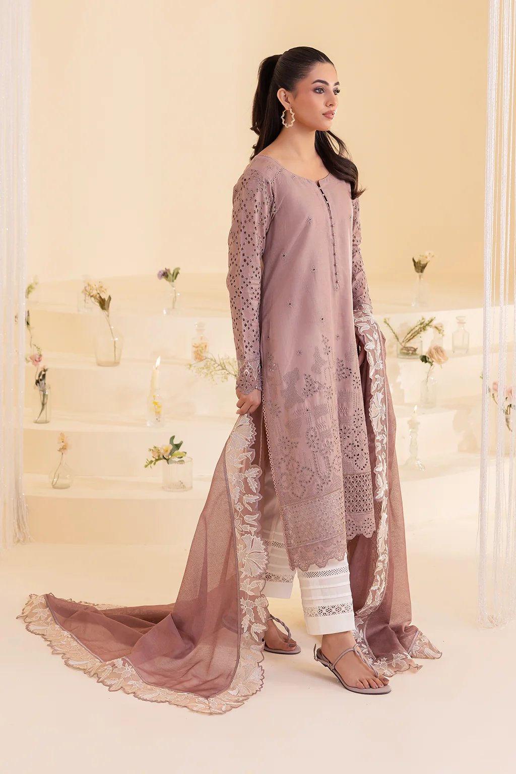 UE-251 Embroidered Lawn - Image 4