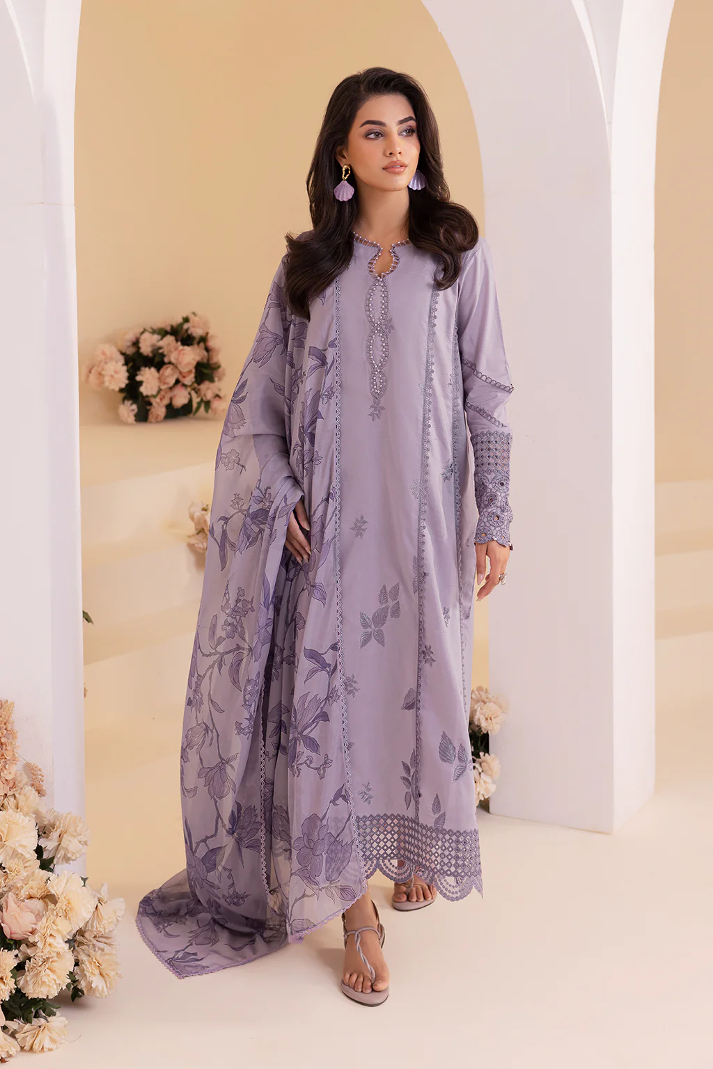 UE-252 Embroidered Lawn - Image 3