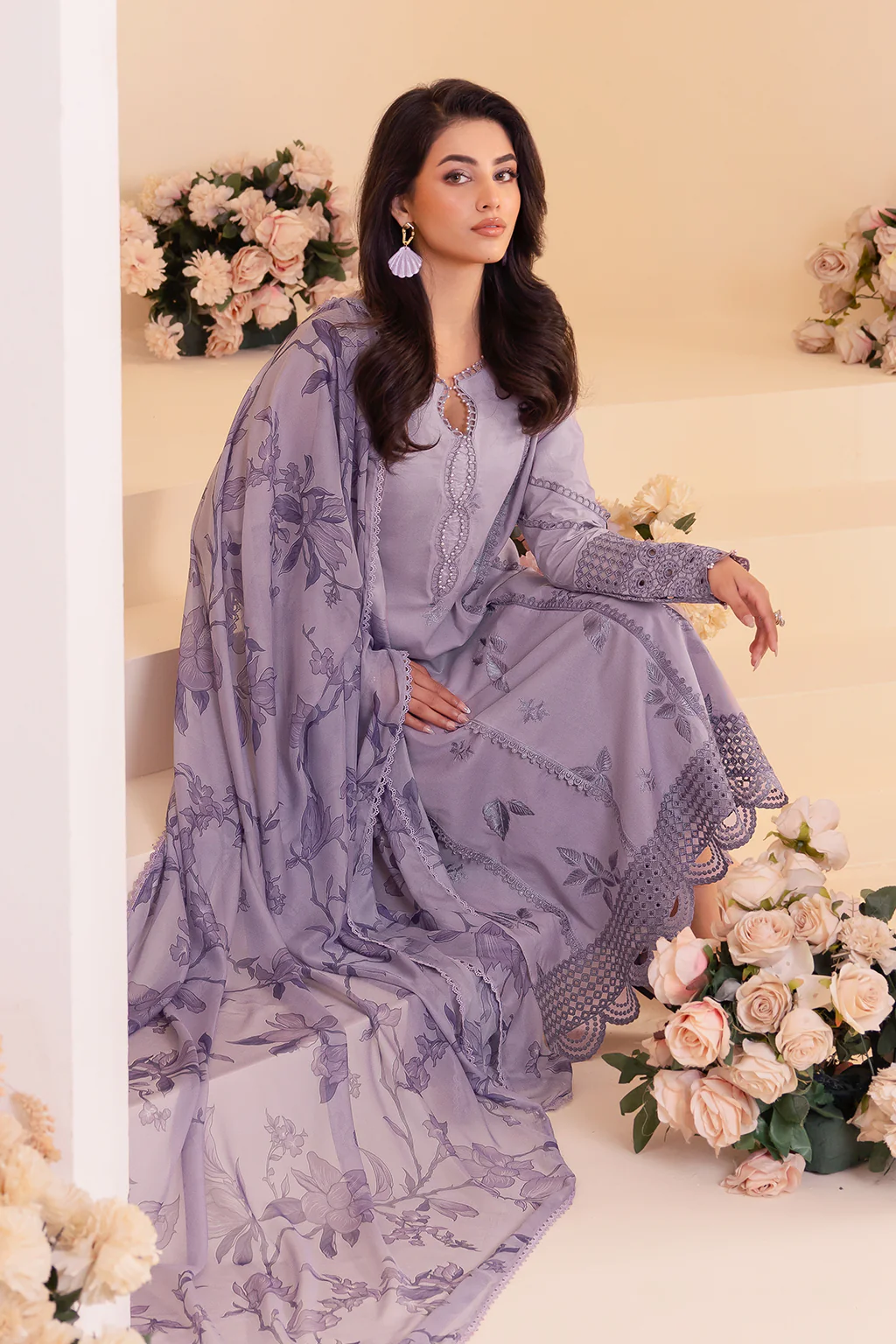 UE-252 Embroidered Lawn - Image 6