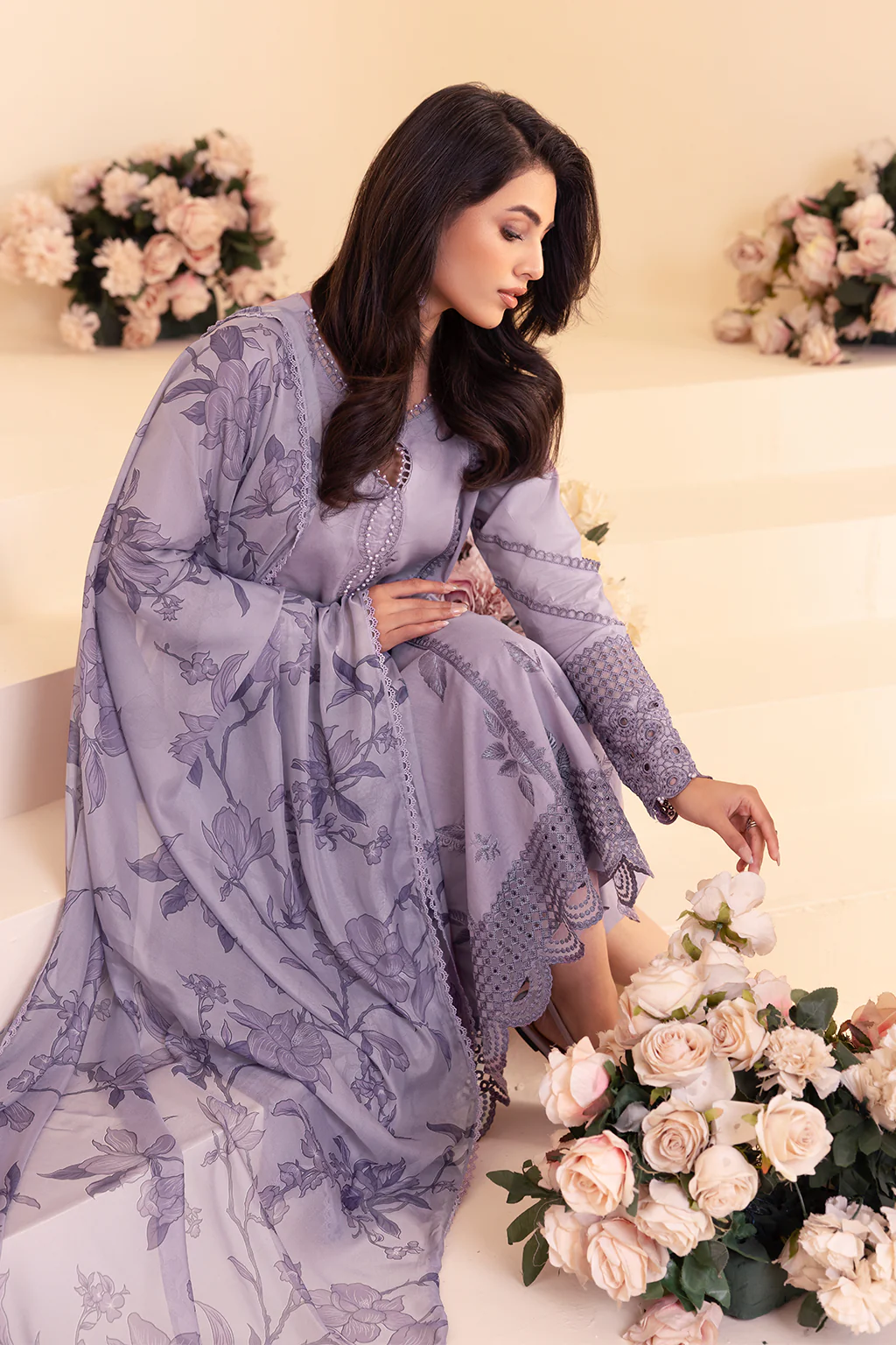 UE-252 Embroidered Lawn - Image 7