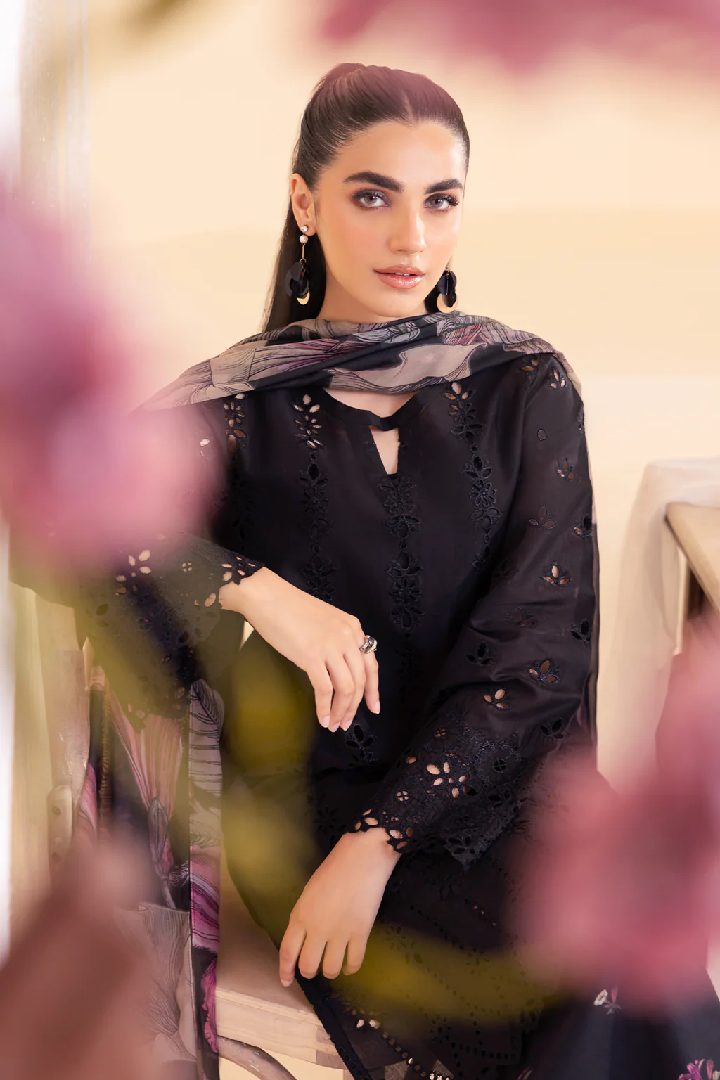 UE-253 Embroidered Lawn - Image 7