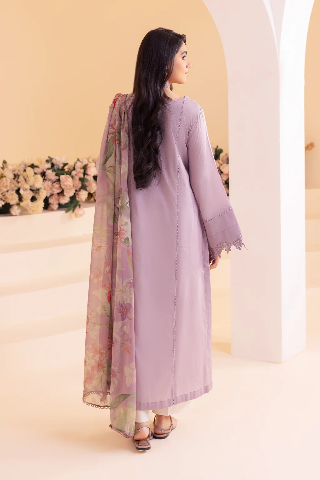 UE-254 Embroidered Lawn - Image 4