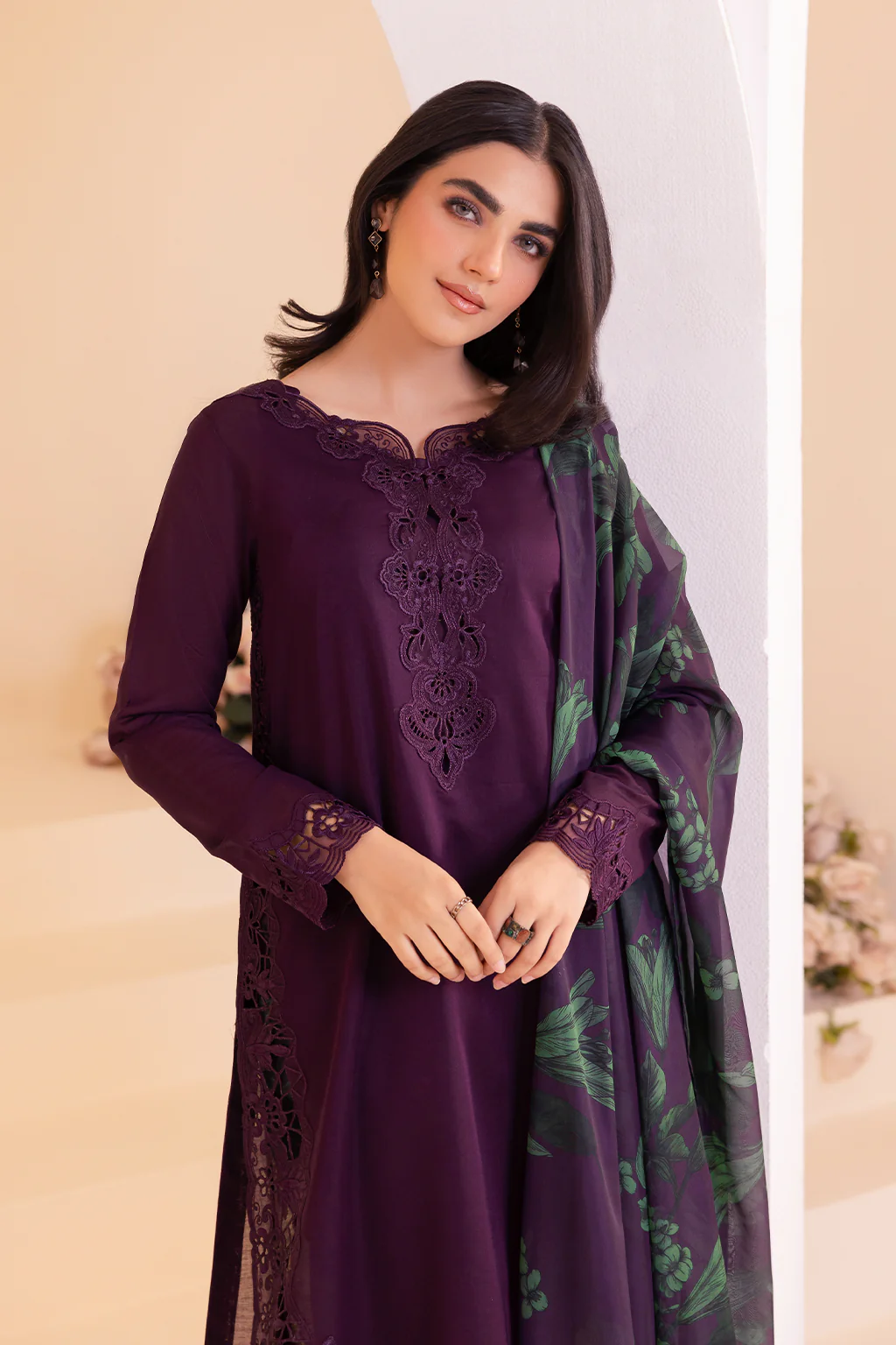 UE-257 Embroidered Lawn - Image 7
