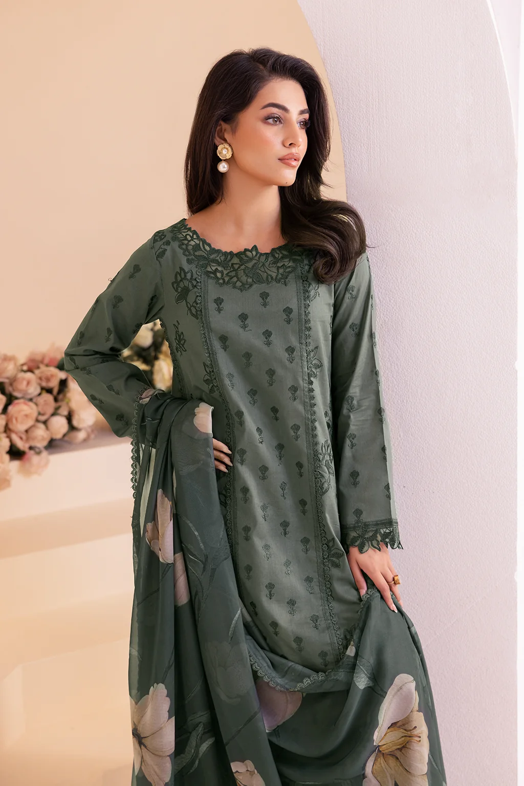 UE-259 Embroidered Lawn - Image 6