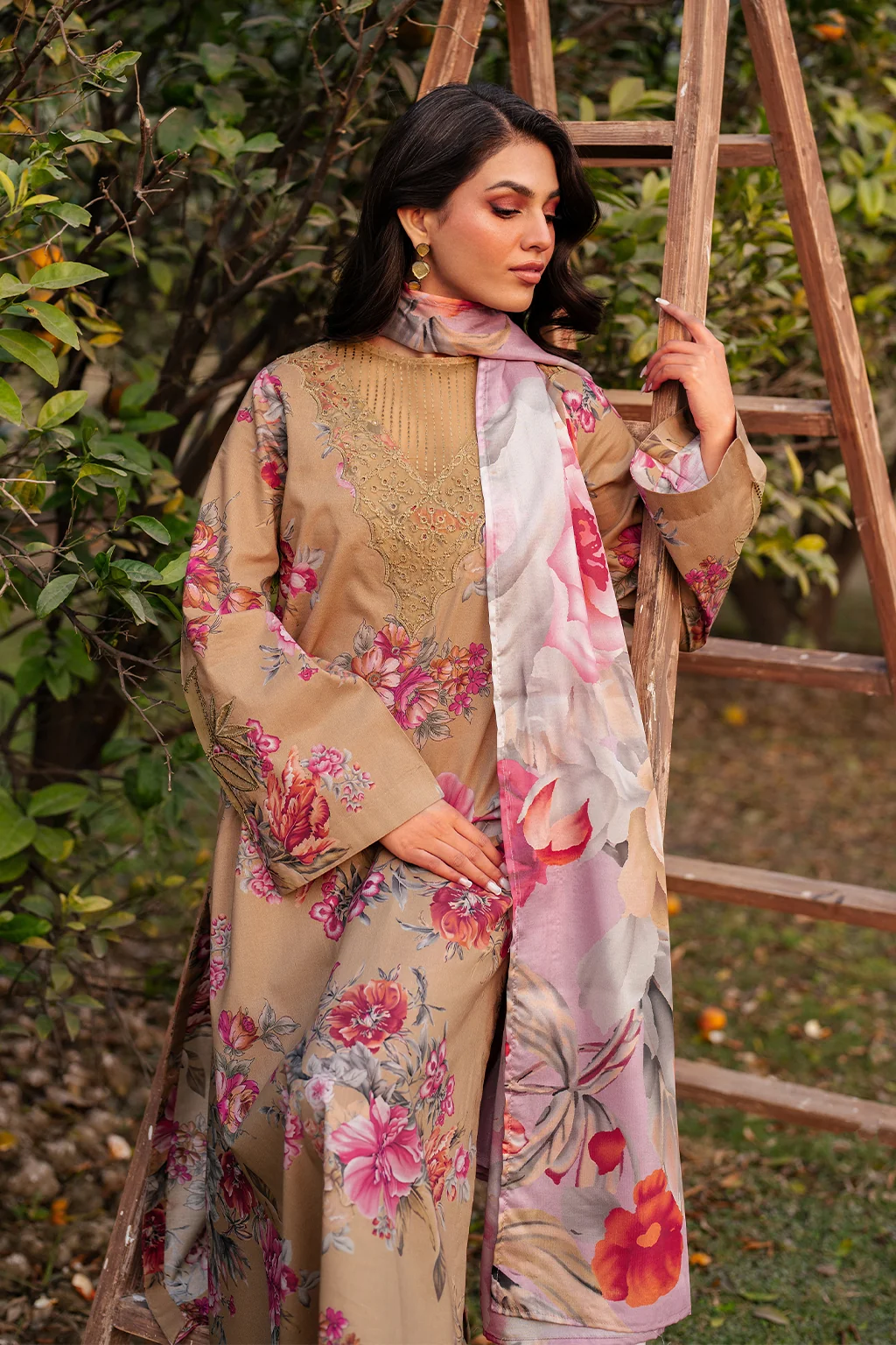 UE-384 Printed Lawn - Image 6