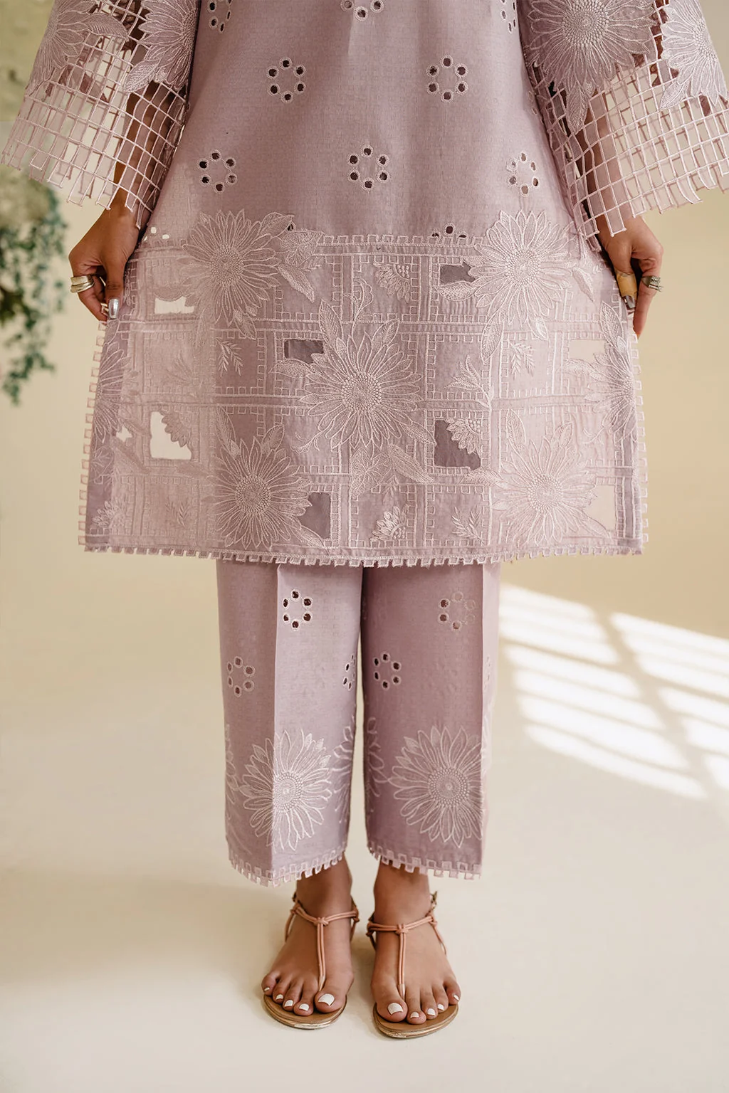 UE-431 Embroidered Textured Lawn - Image 5