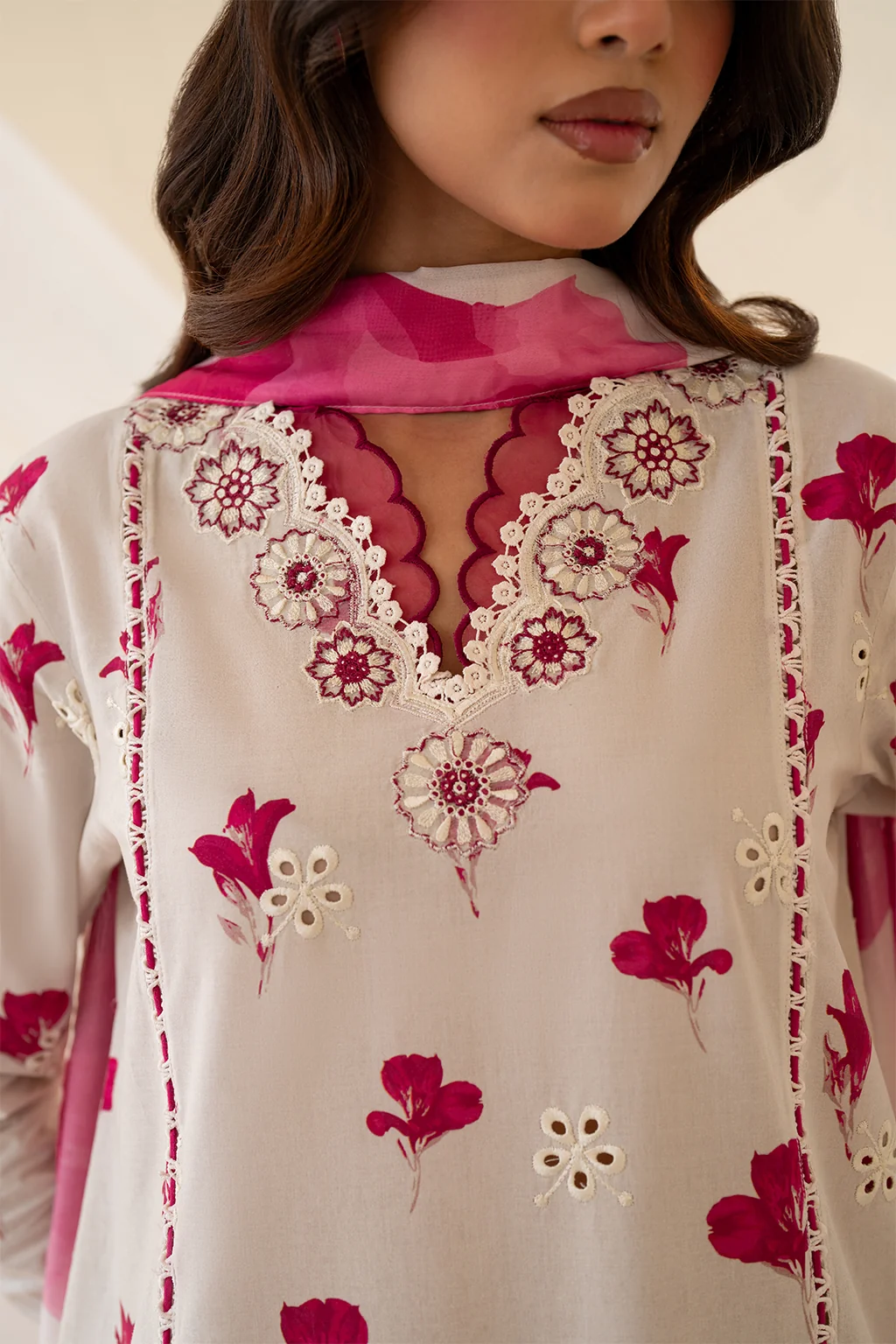 UE-443 Borer Embroidered Printed Lawn - Image 8