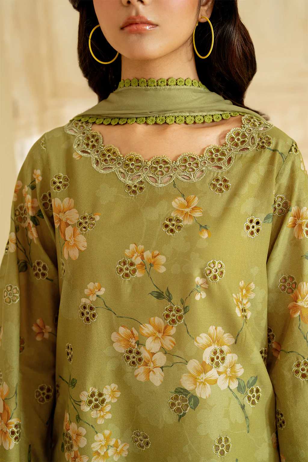 UE-446 Borer Embroidered Printed Lawn - Image 8