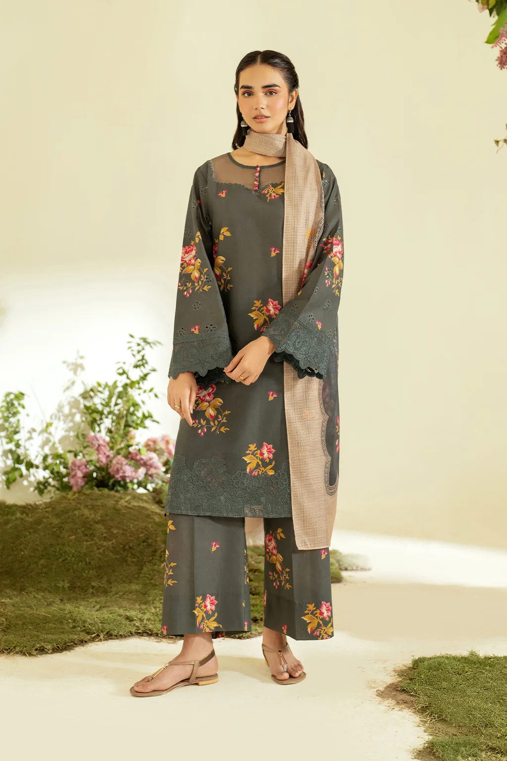 UE-452 Printed Lawn - Image 6