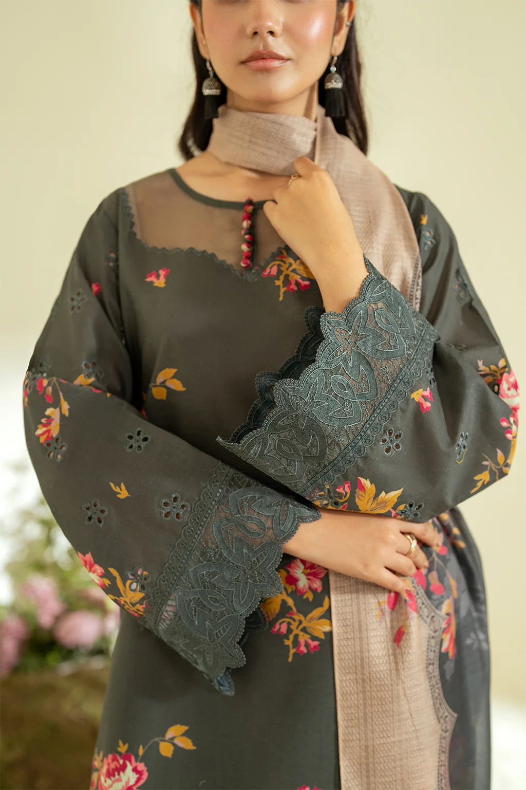 UE-452 Printed Lawn - Image 8