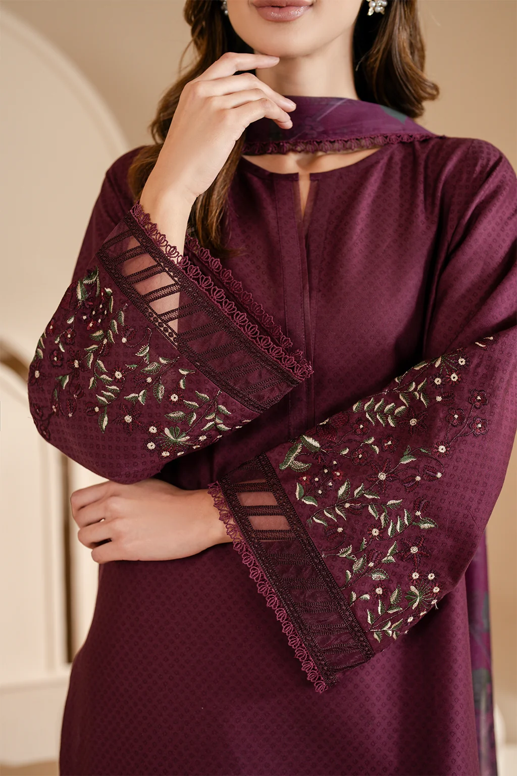UE-463  Embroidered Lawn - Image 6