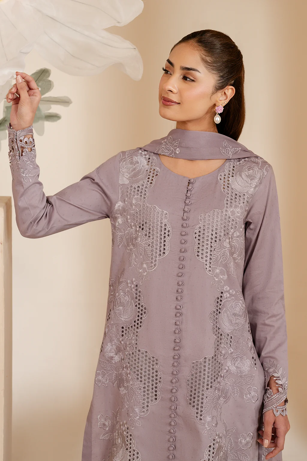 UE-464  Embroidered Lawn - Image 5
