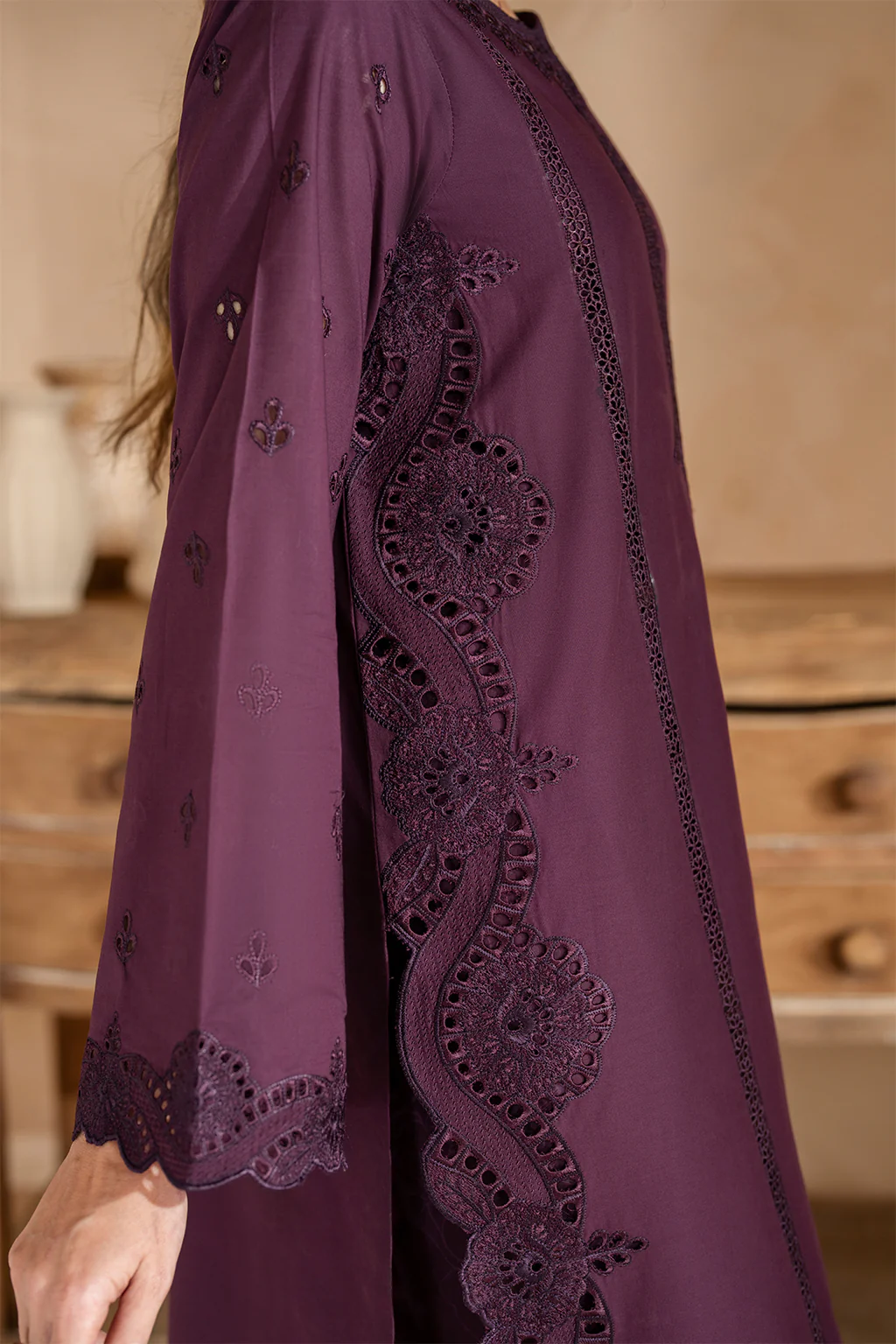 UE-467  Embroidered Lawn - Image 4