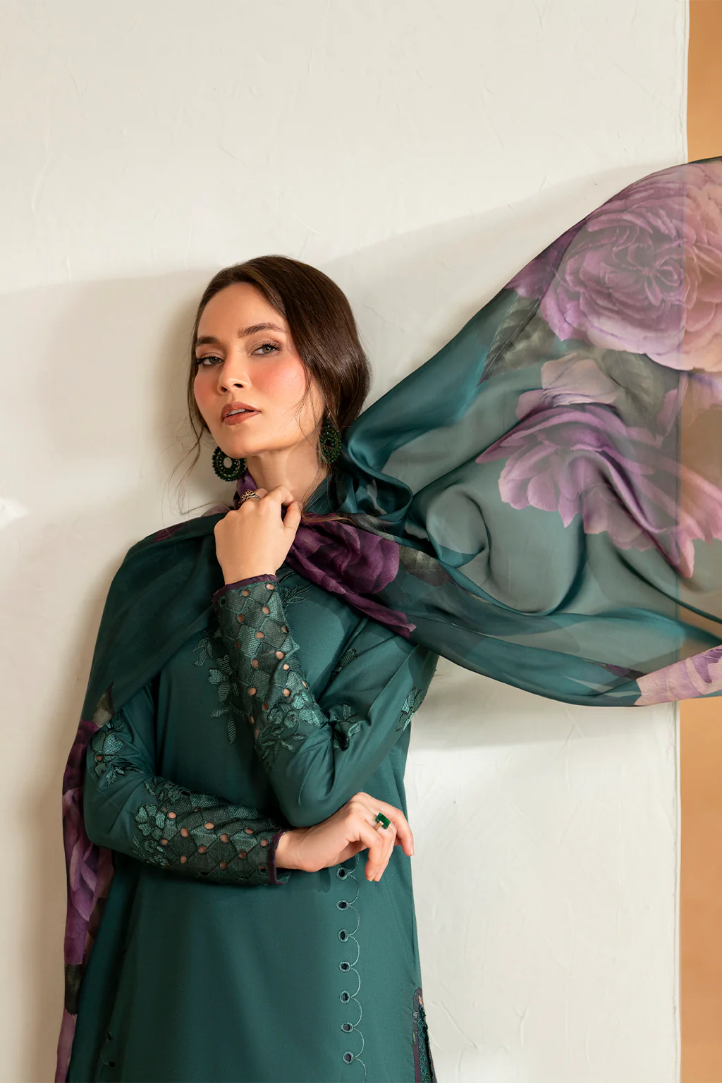 UE-468 Embroidered Lawn - Image 4