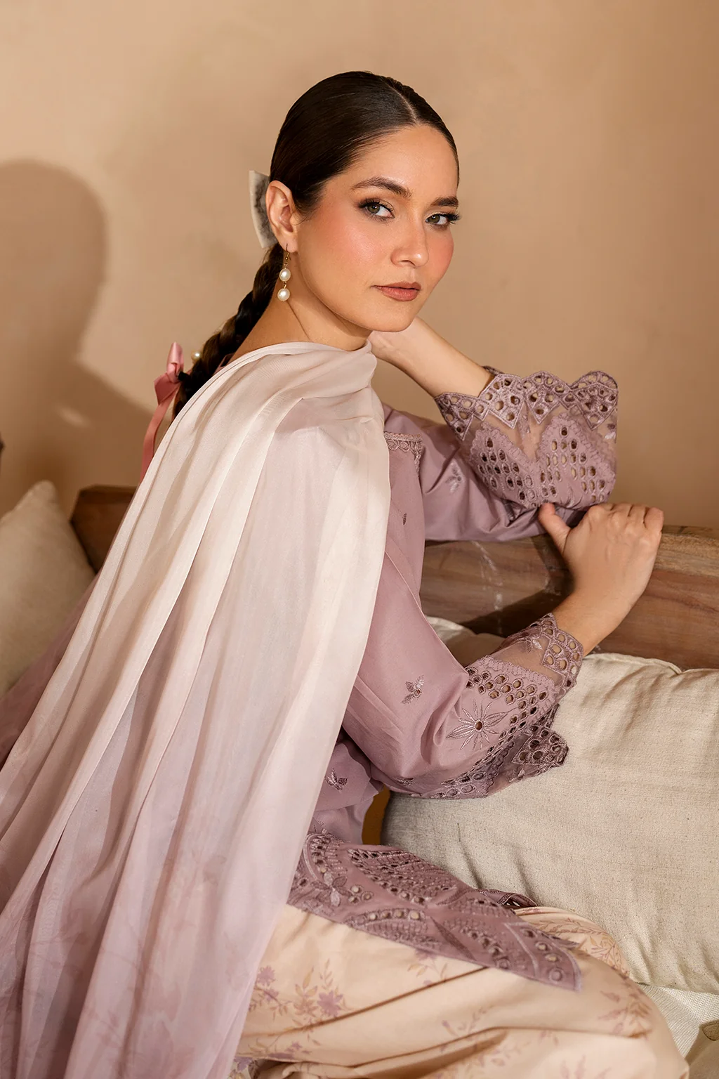UE-470 Embroidered Lawn - Image 11