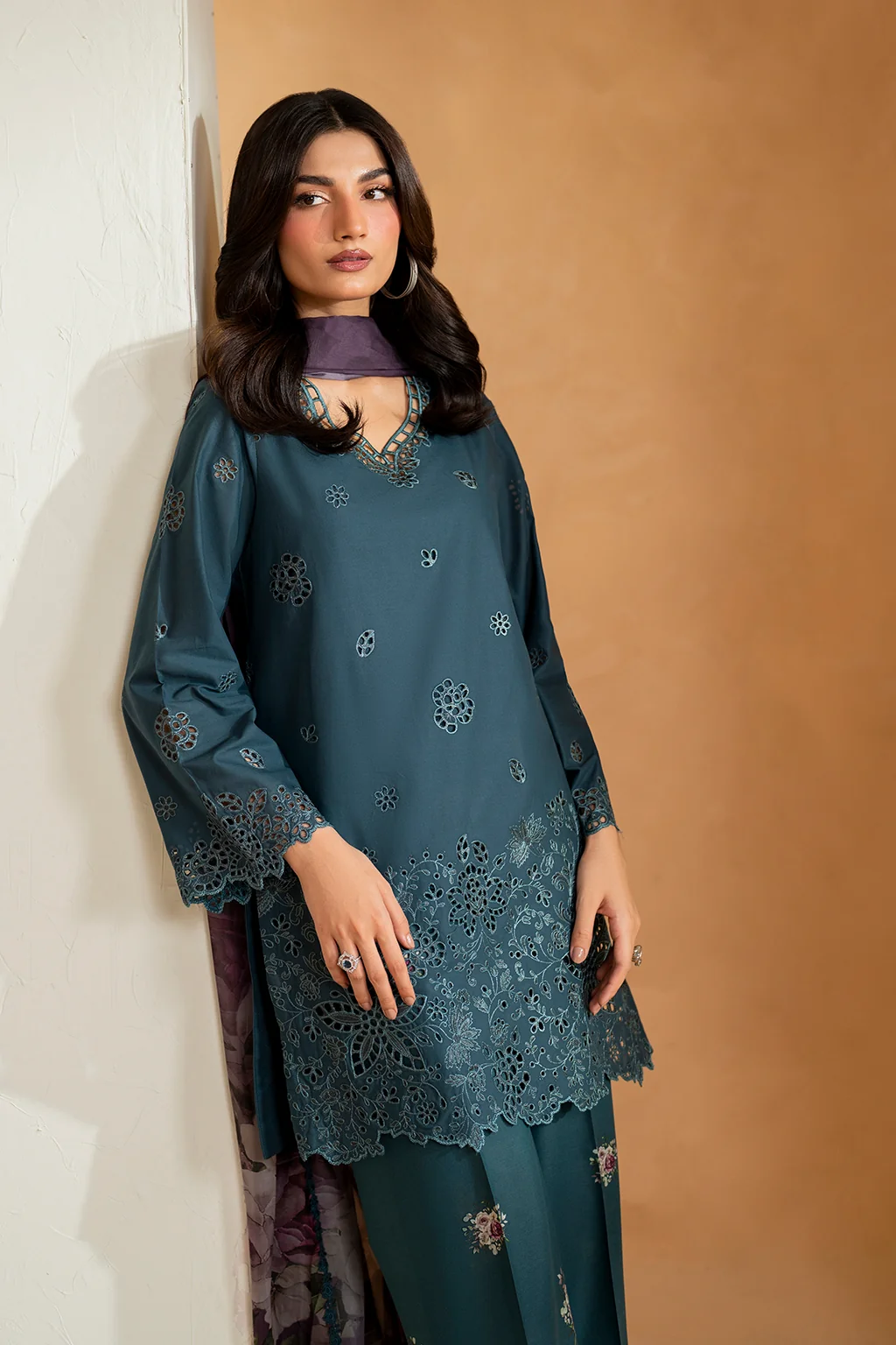 UE-474 Embroidered Lawn - Image 6